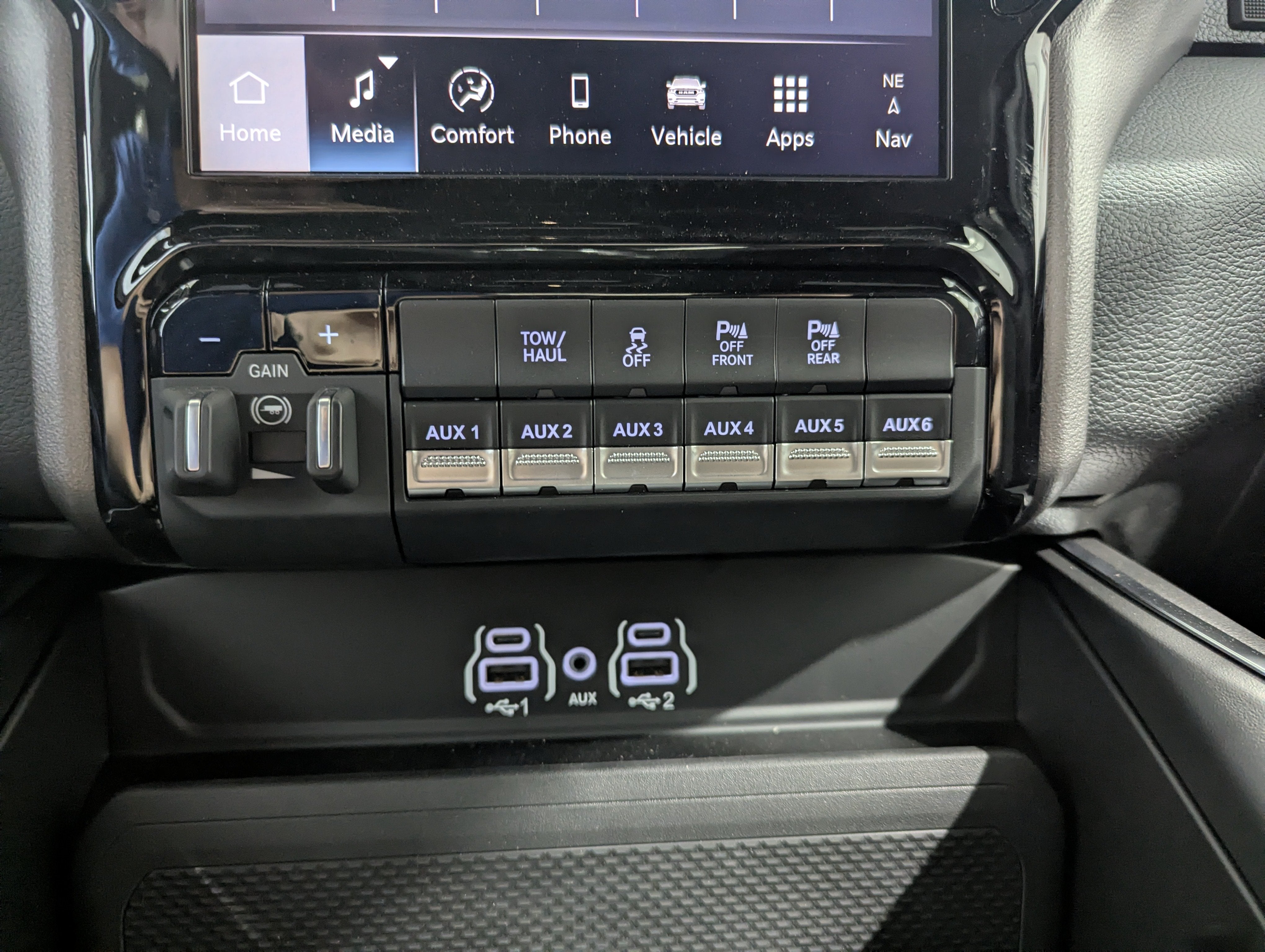 2026 RAM 3500 RAM 3500 BIG HORN CREW CAB 4X4 6'4' BOX