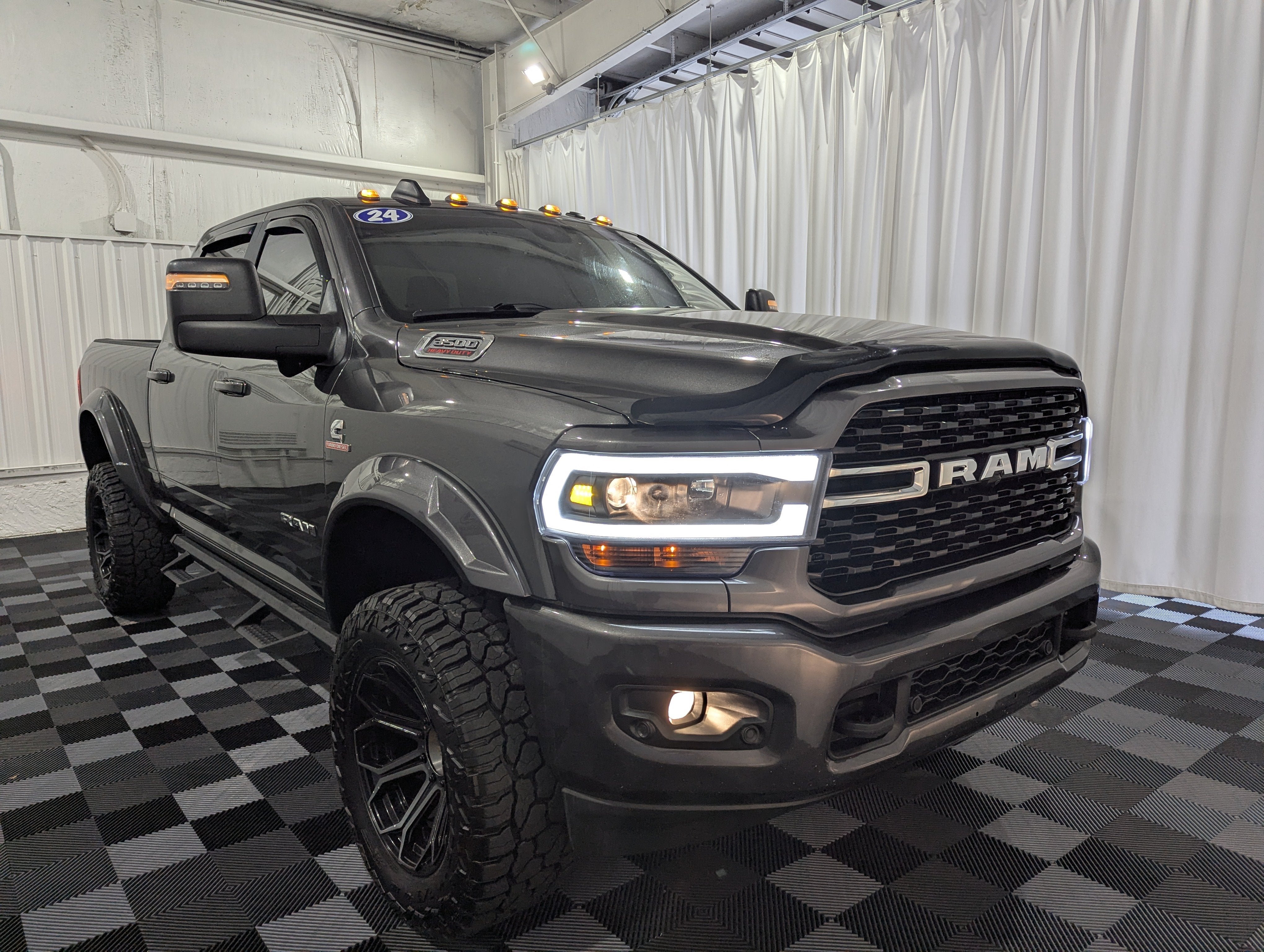 2024 RAM 3500 Big Horn Crew Cab 4x4 6'4' Box