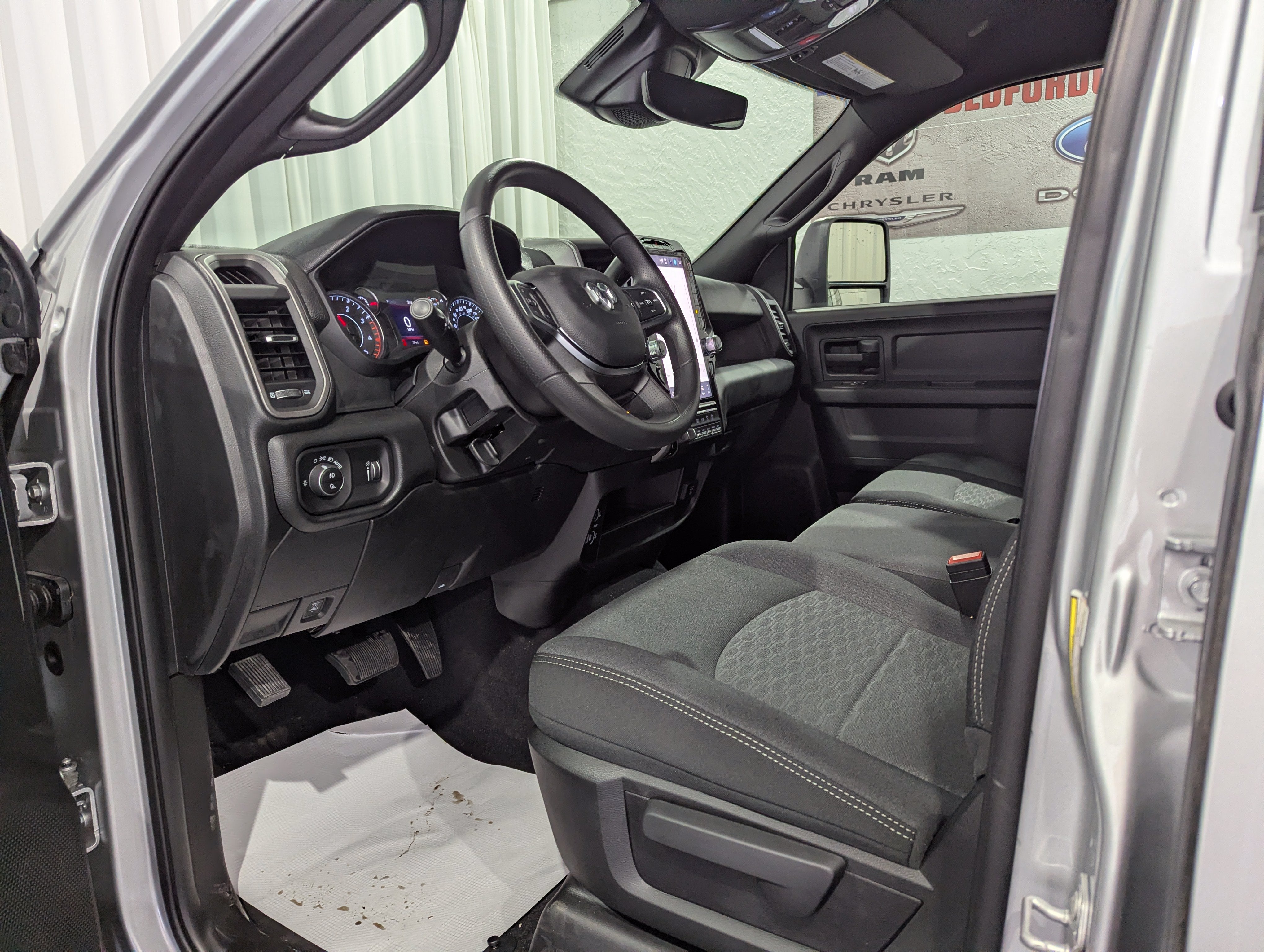 2026 RAM Ram 3500 RAM 3500 TRADESMAN CREW CAB 4X4 8' BOX