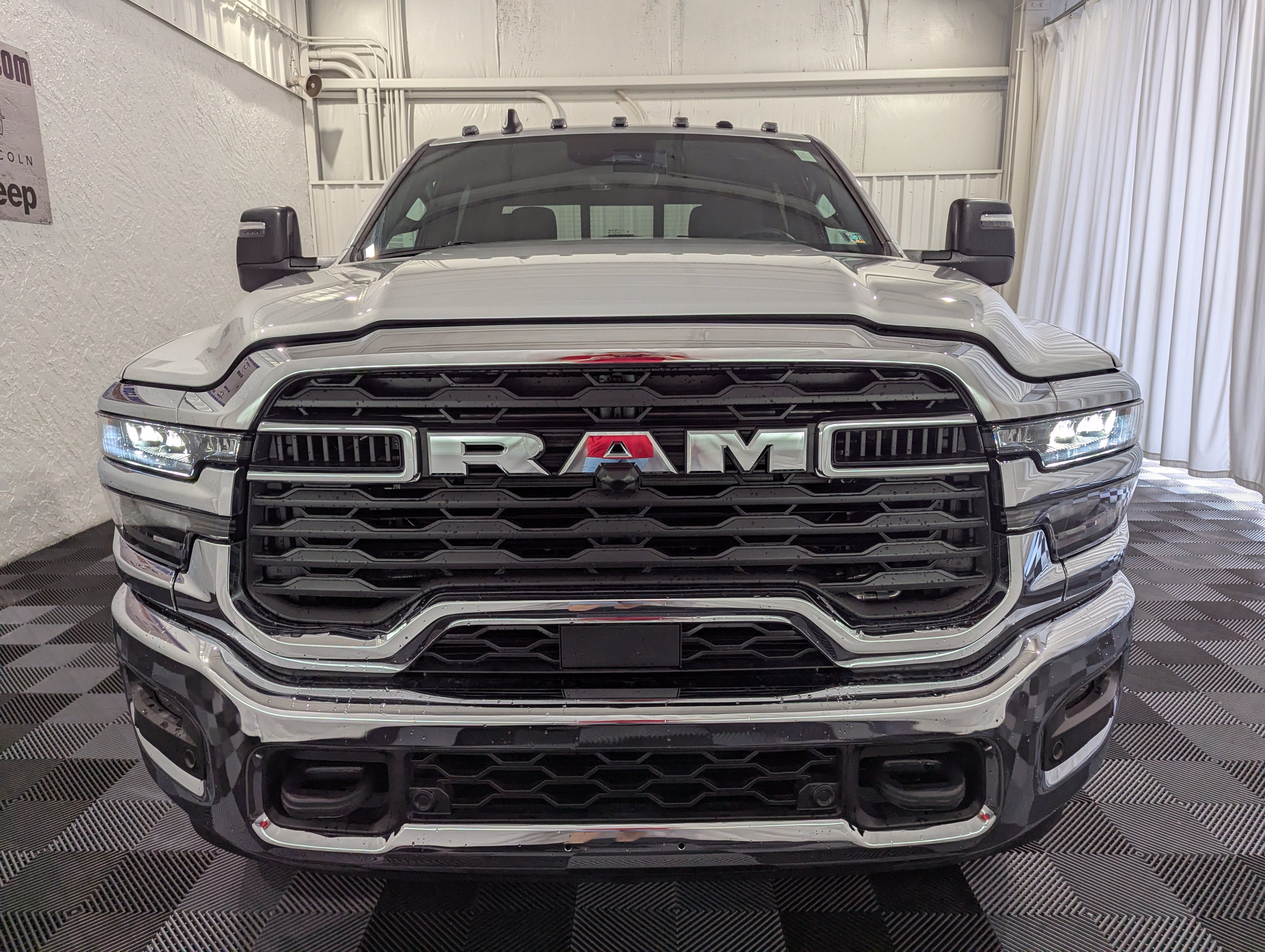 2026 RAM Ram 3500 RAM 3500 TRADESMAN CREW CAB 4X4 8' BOX