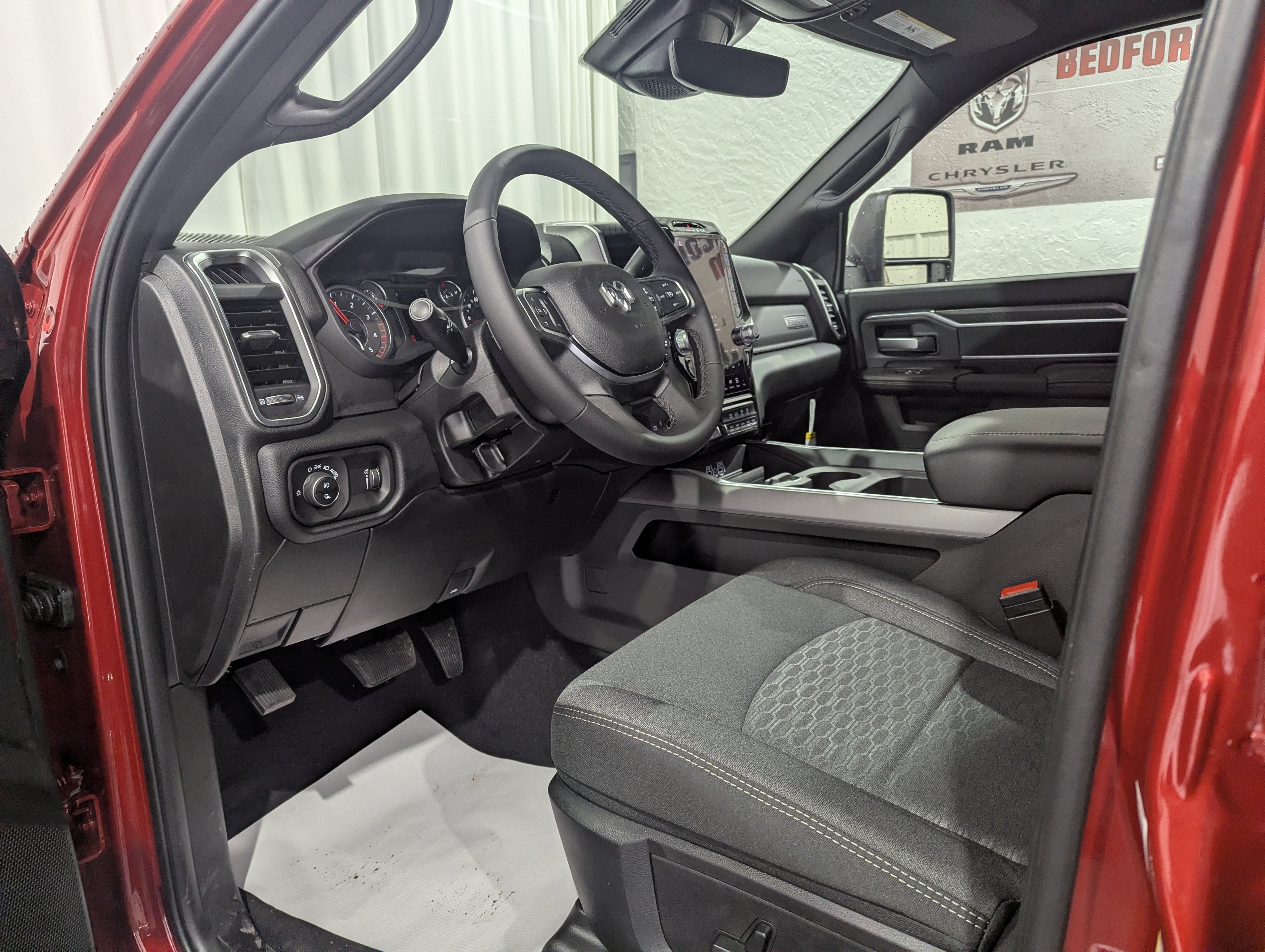 2027 RAM 3500 RAM 3500 BIG HORN CREW CAB 4X4 8' BOX