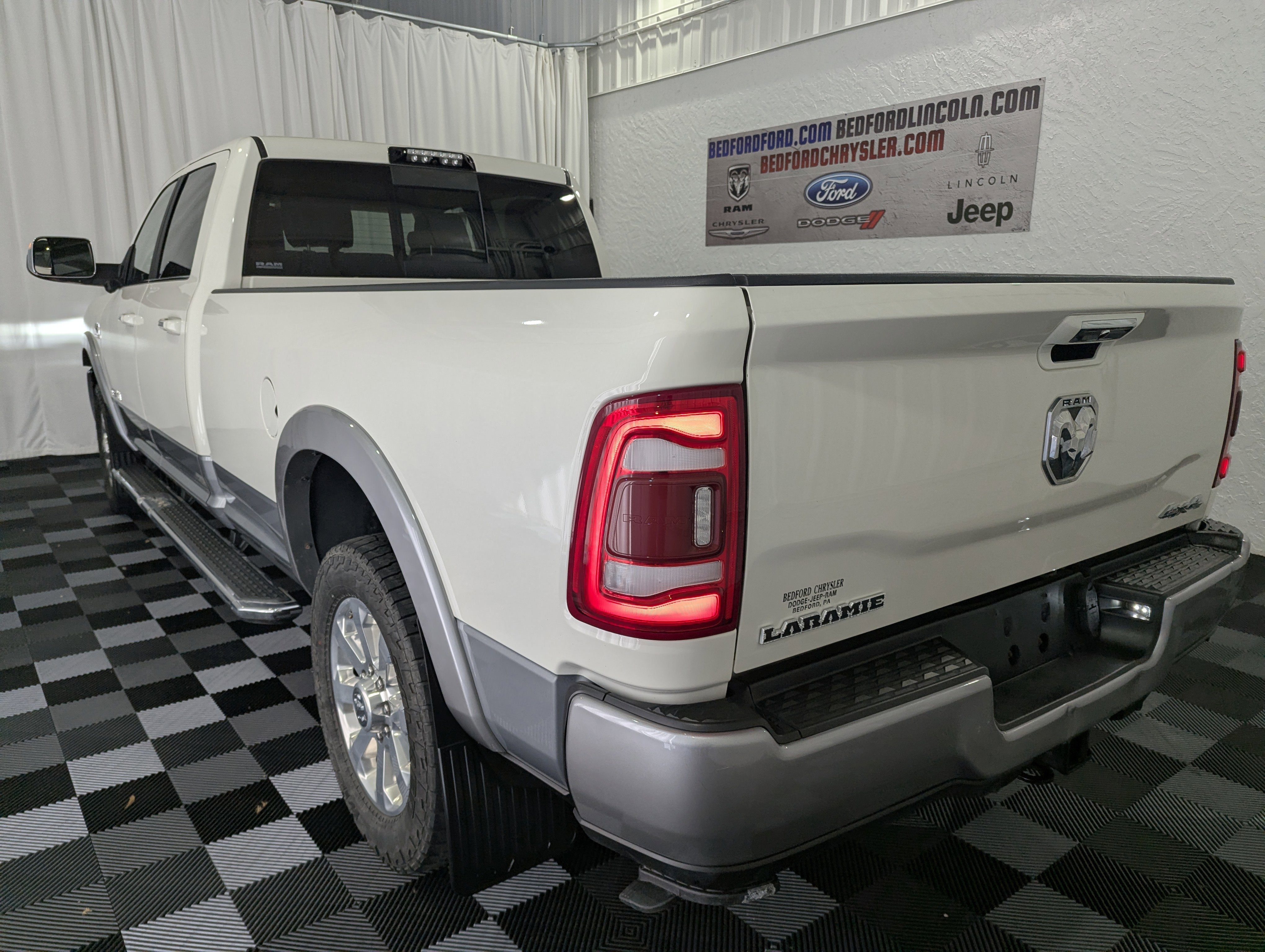 2020 RAM 3500 Laramie Crew Cab 4x4 8' Box