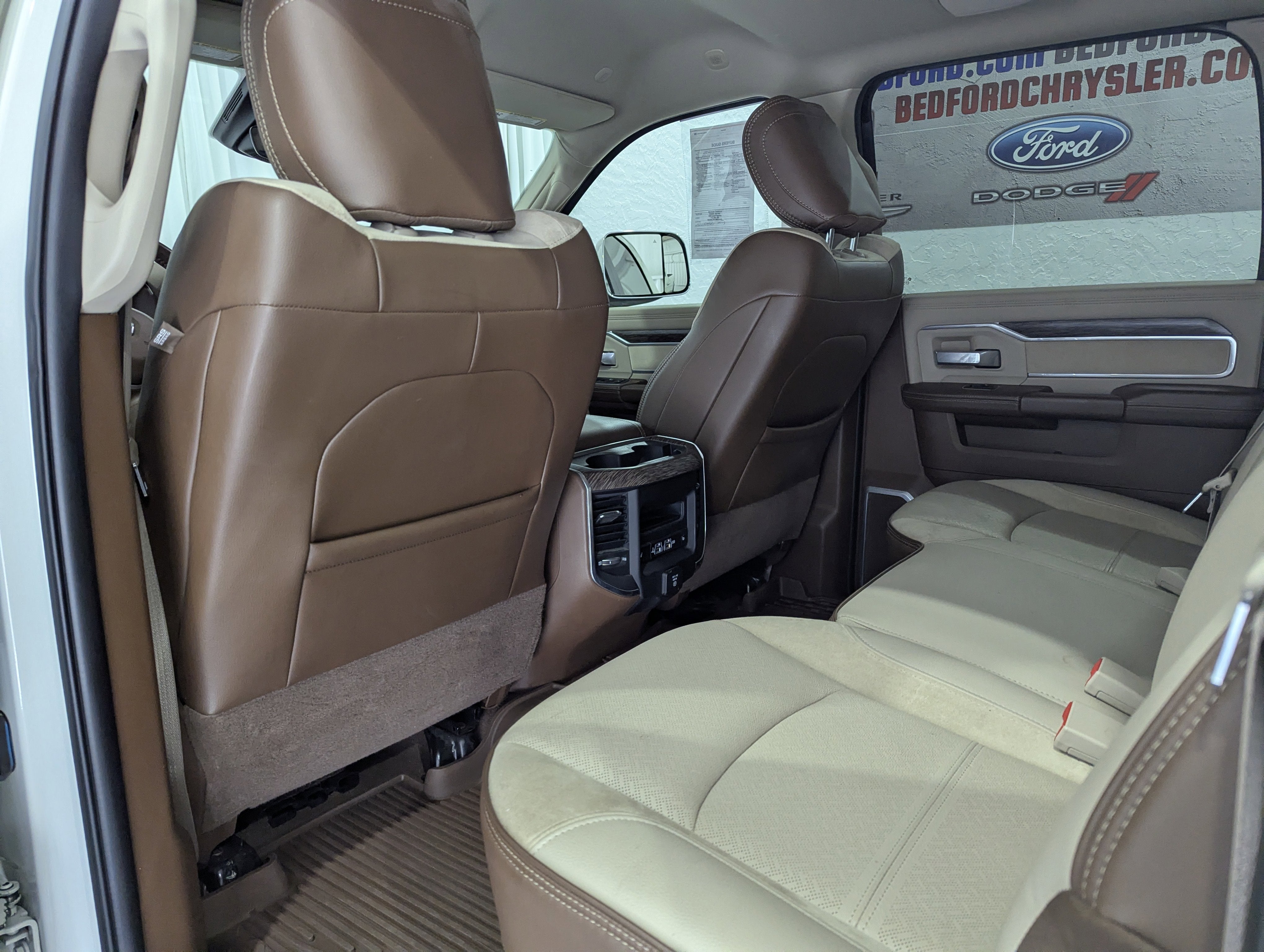 2020 RAM 3500 Laramie Crew Cab 4x4 8' Box