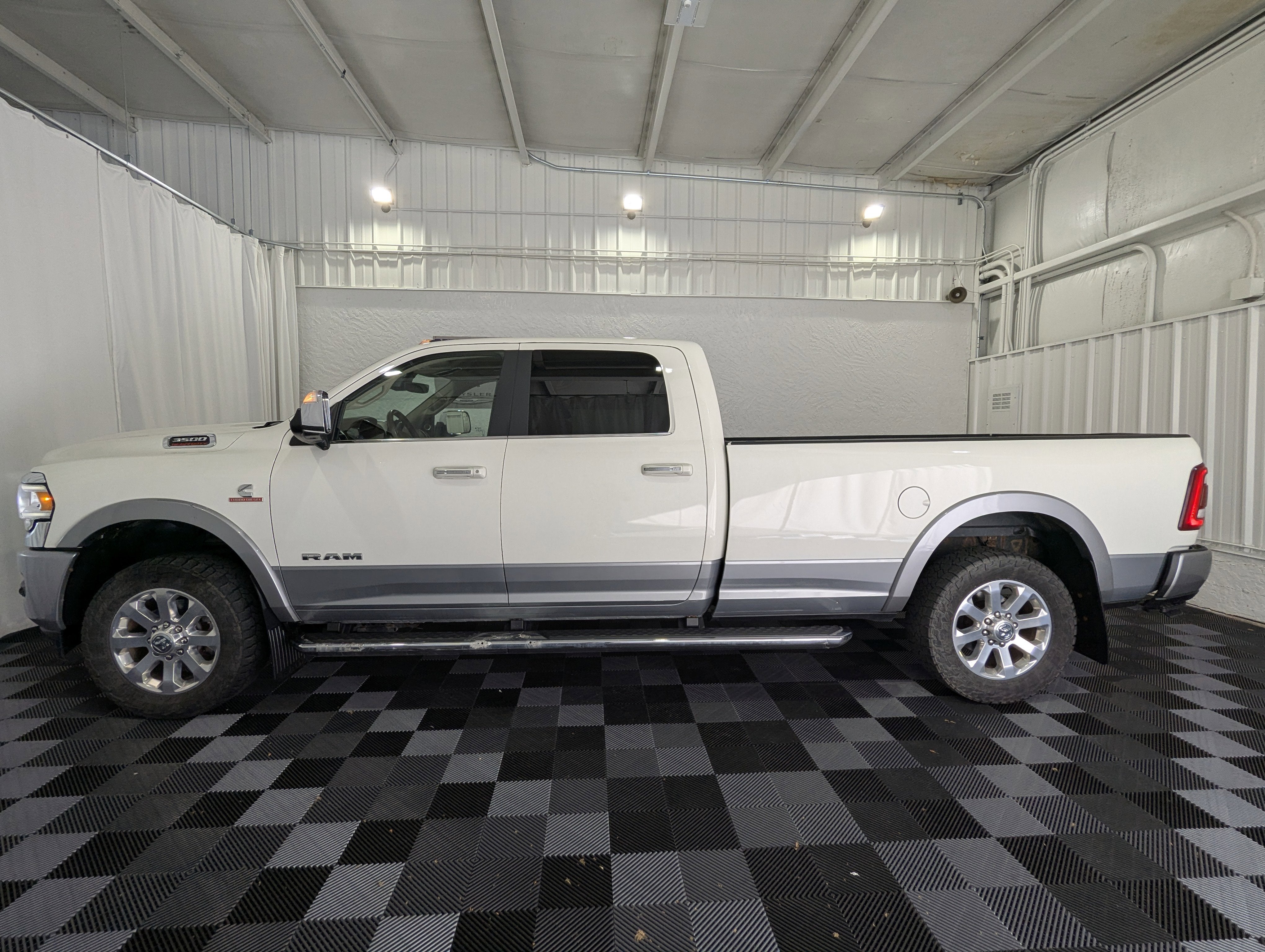 2020 RAM 3500 Laramie Crew Cab 4x4 8' Box