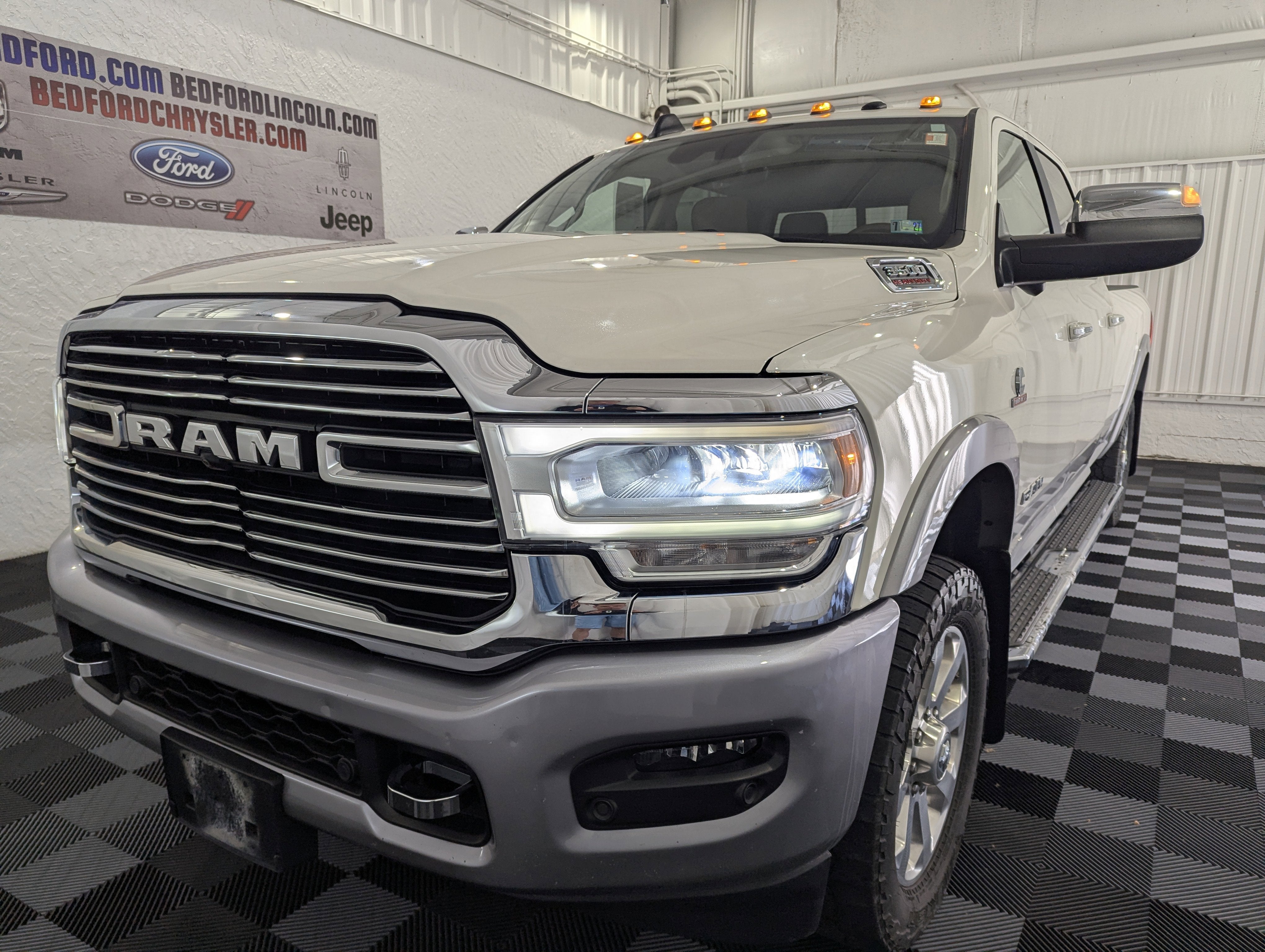 2020 RAM 3500 Laramie Crew Cab 4x4 8' Box