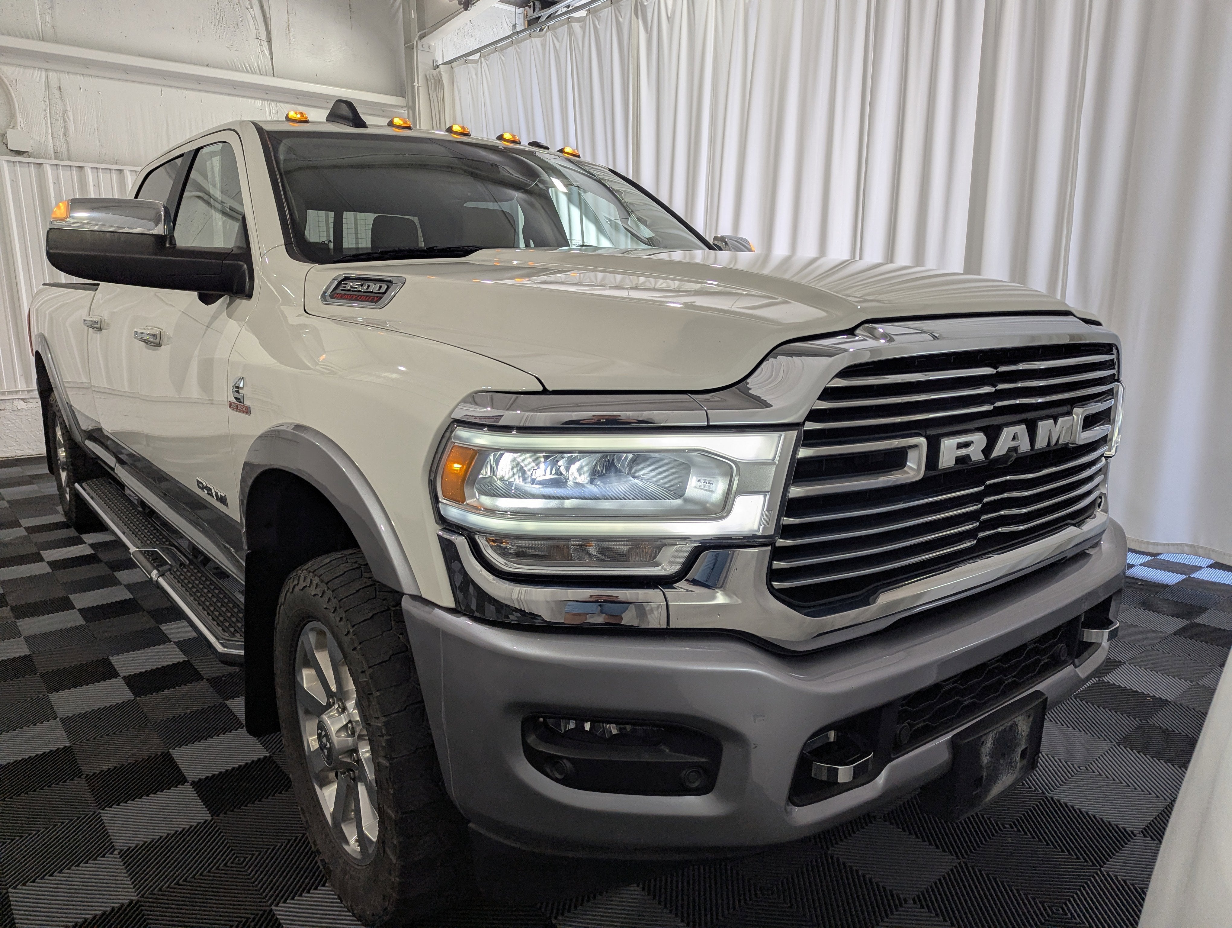 2020 RAM 3500 Laramie Crew Cab 4x4 8' Box