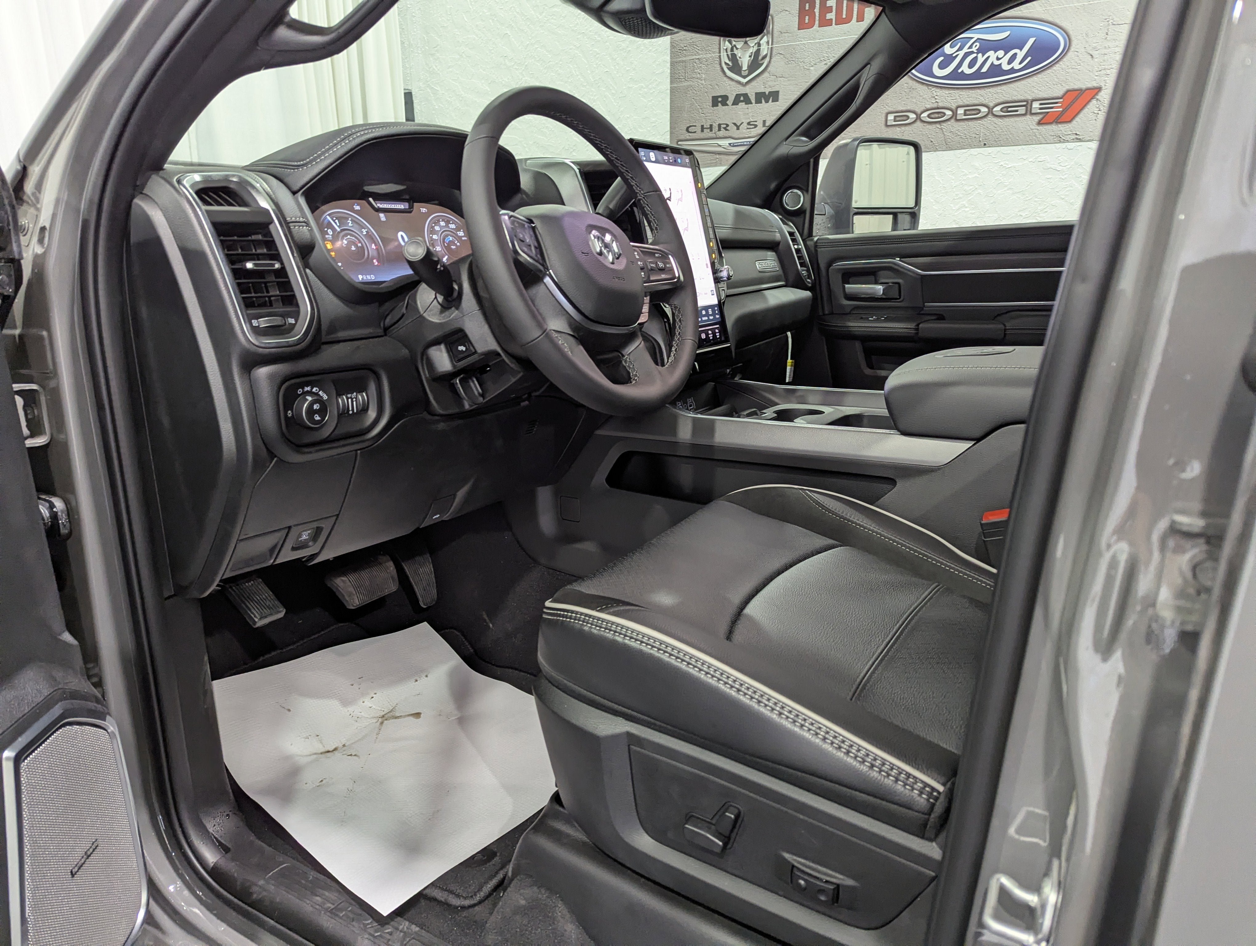 2026 RAM Ram 3500 RAM 3500 LARAMIE MEGA CAB 4X4 6'4' BOX