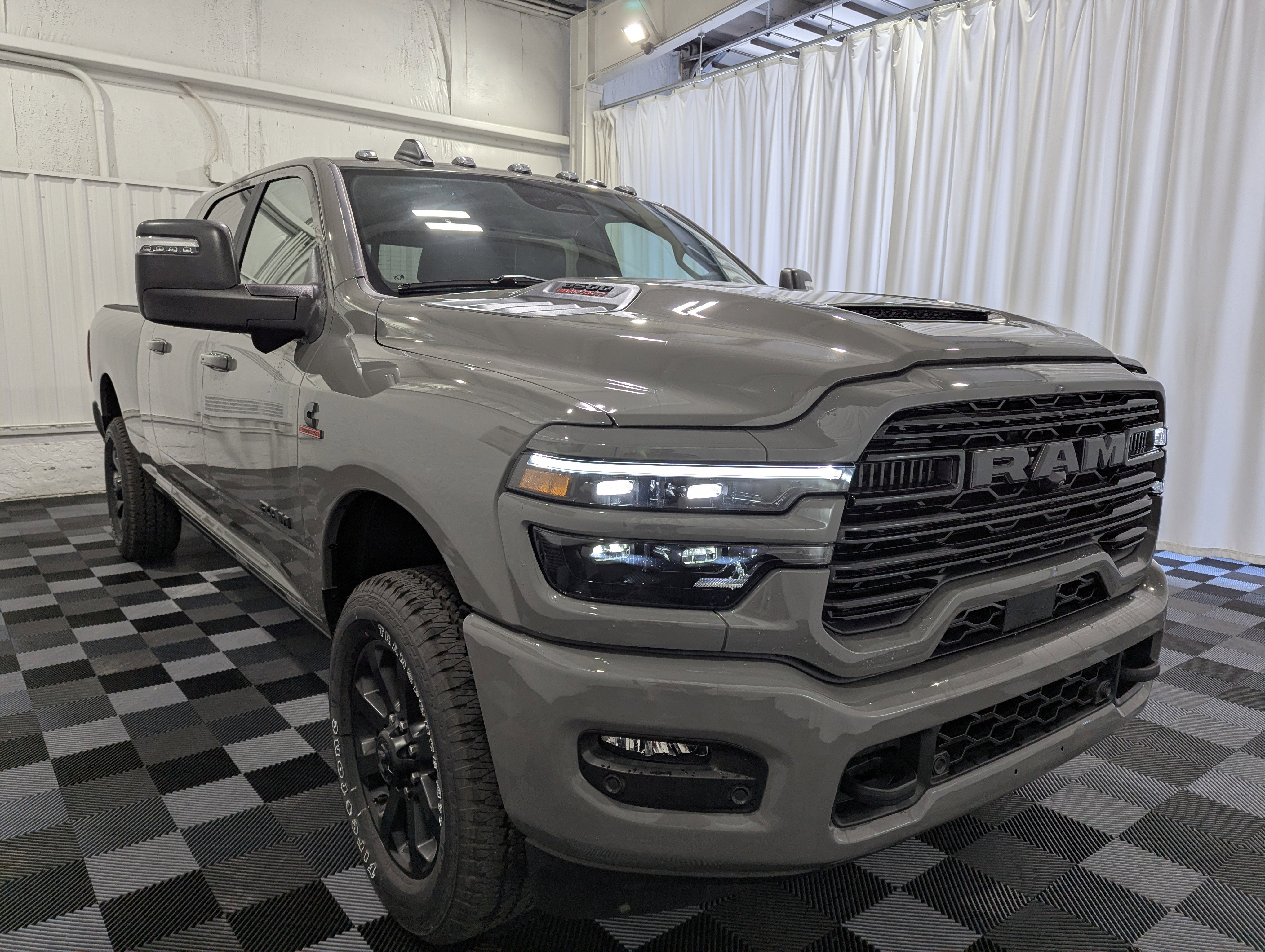 2026 RAM Ram 3500 RAM 3500 LARAMIE MEGA CAB 4X4 6'4' BOX