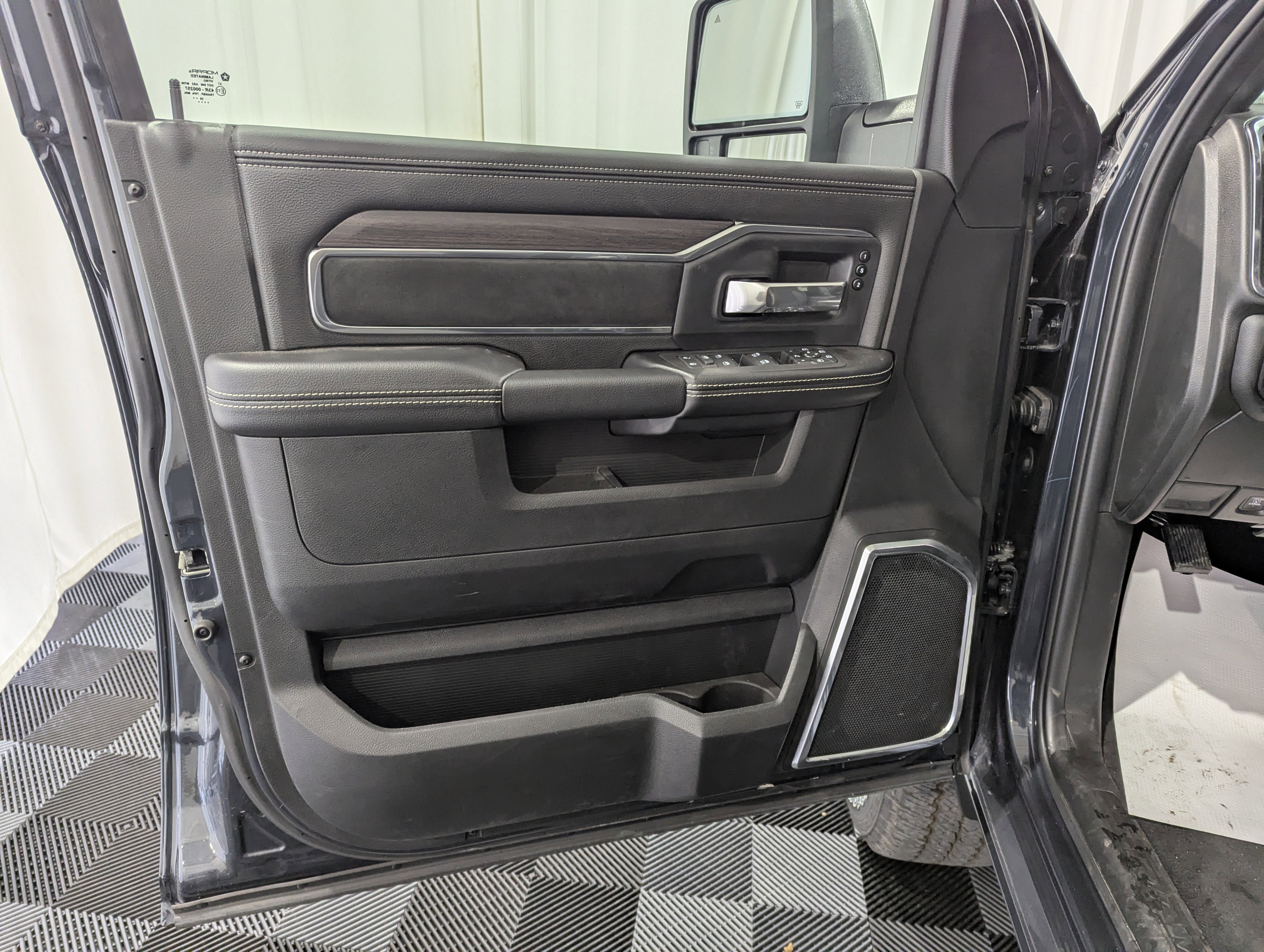 2026 RAM Ram 2500 RAM 2500 LARAMIE MEGA CAB 4X4 6'4' BOX