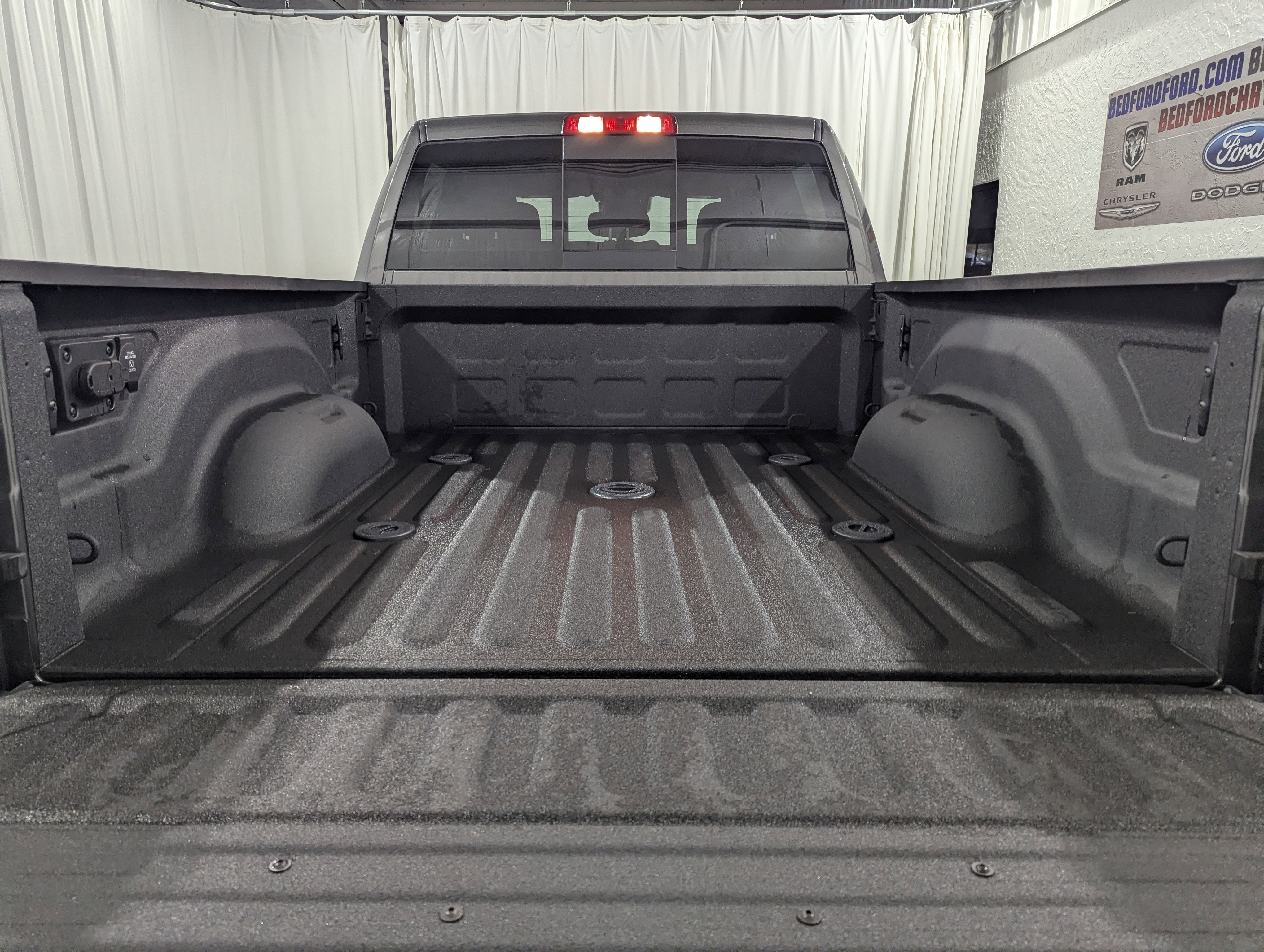 2026 RAM Ram 2500 RAM 2500 BLACK EXPRESS CREW CAB 4X4 6'4' BOX