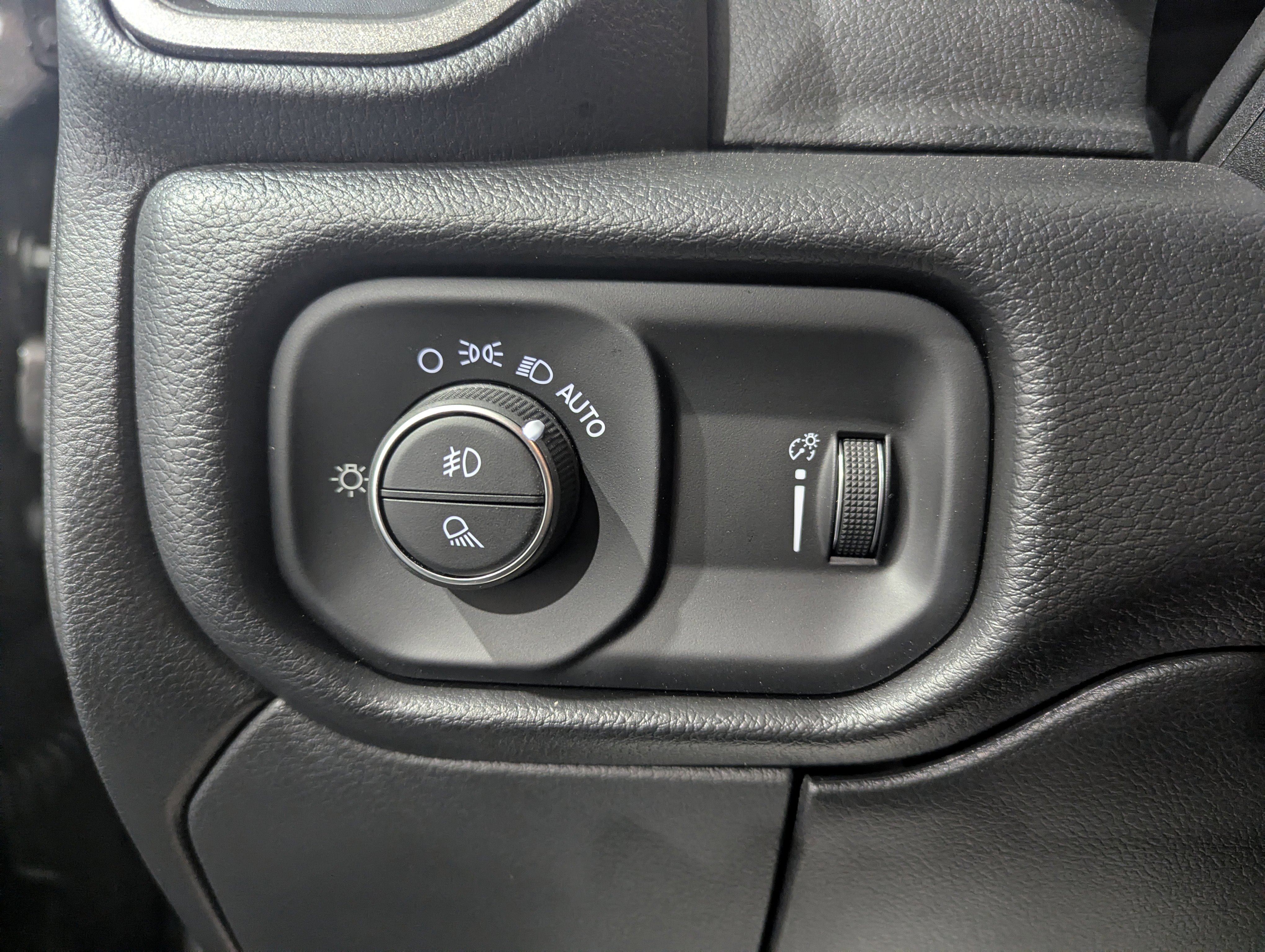 2026 RAM Ram 2500 RAM 2500 BLACK EXPRESS CREW CAB 4X4 6'4' BOX