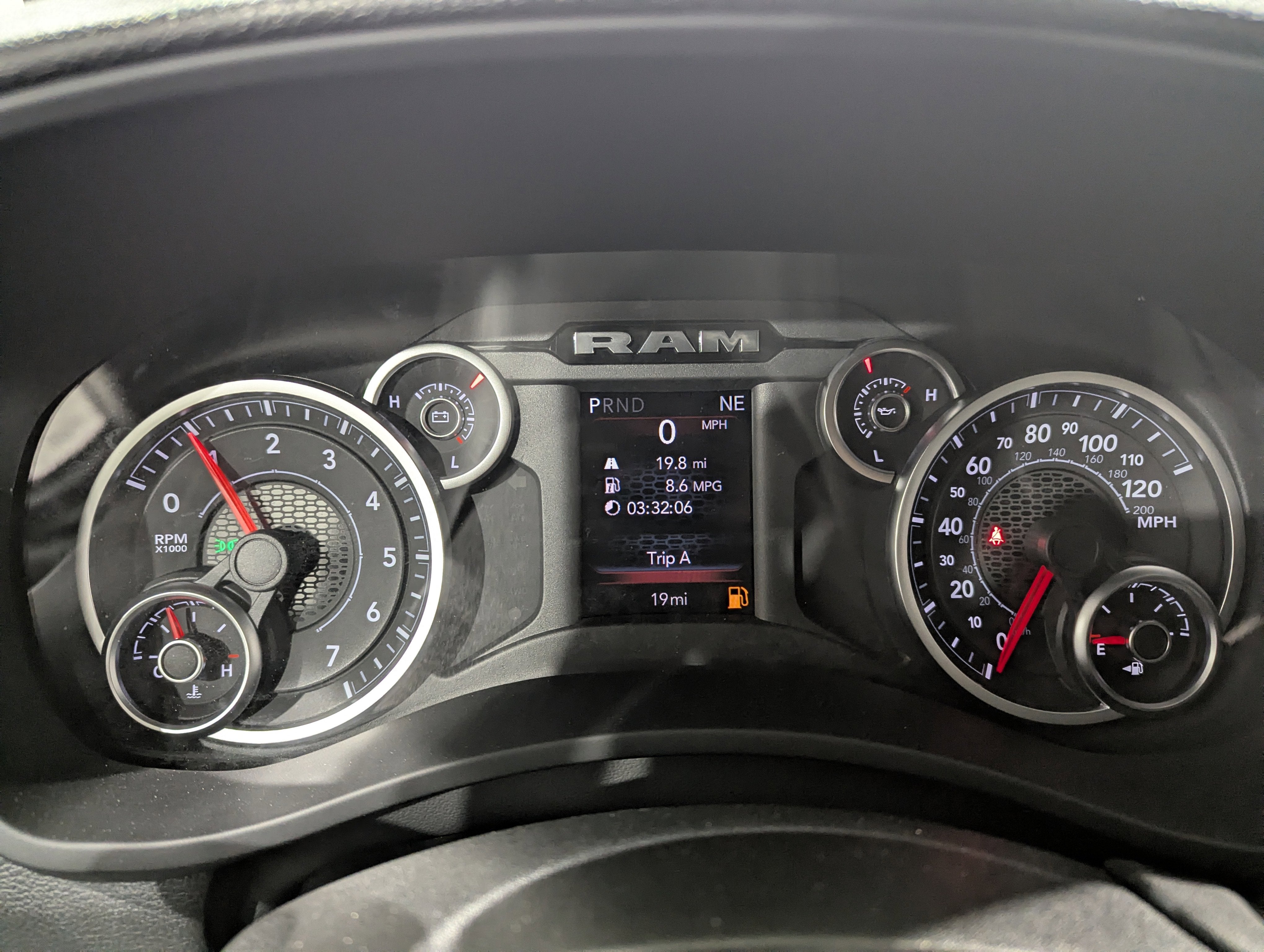 2026 RAM Ram 2500 RAM 2500 BLACK EXPRESS CREW CAB 4X4 6'4' BOX