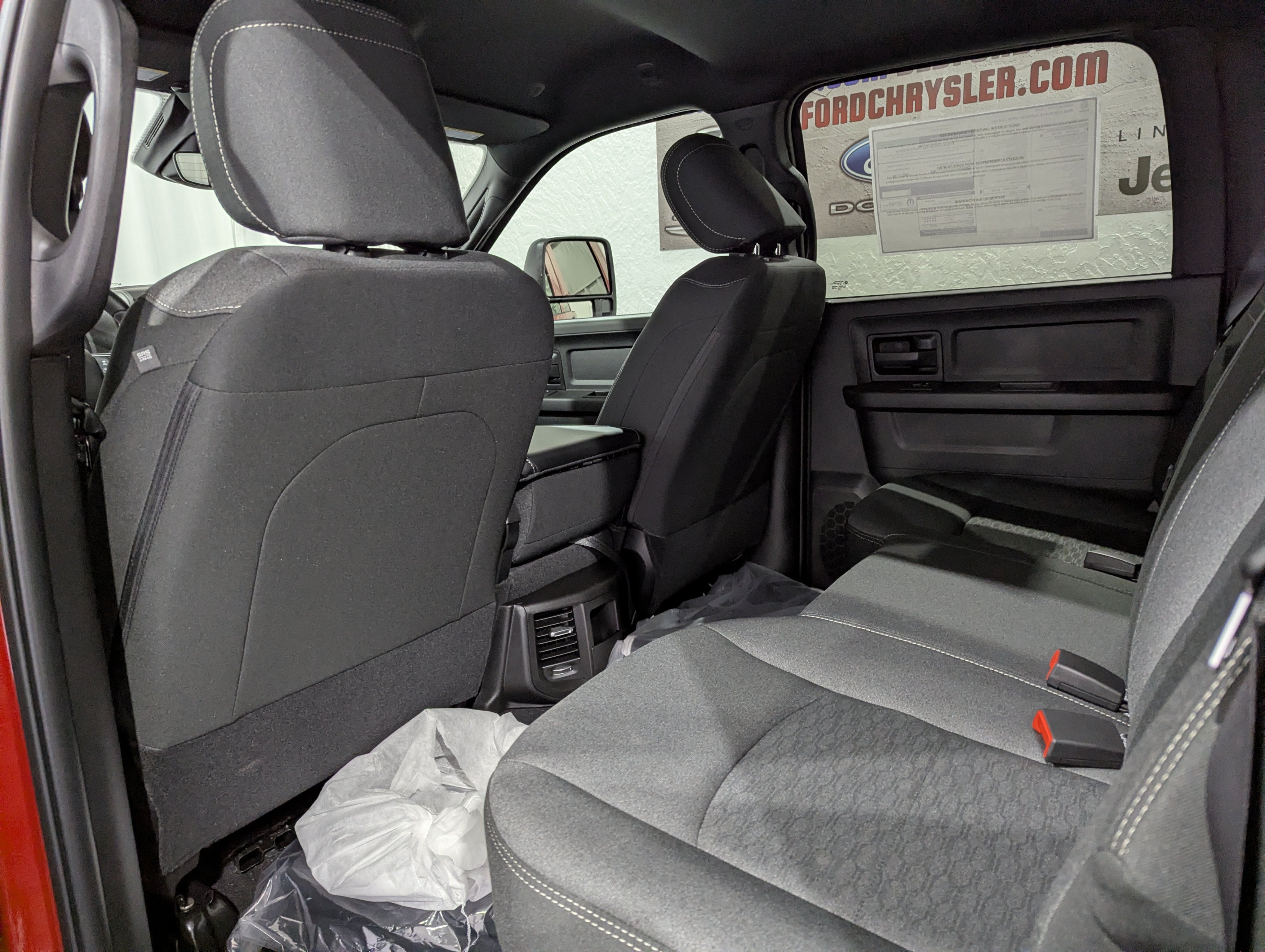 2026 RAM 2500 RAM 2500 BLACK EXPRESS CREW CAB 4X4 6'4' BOX