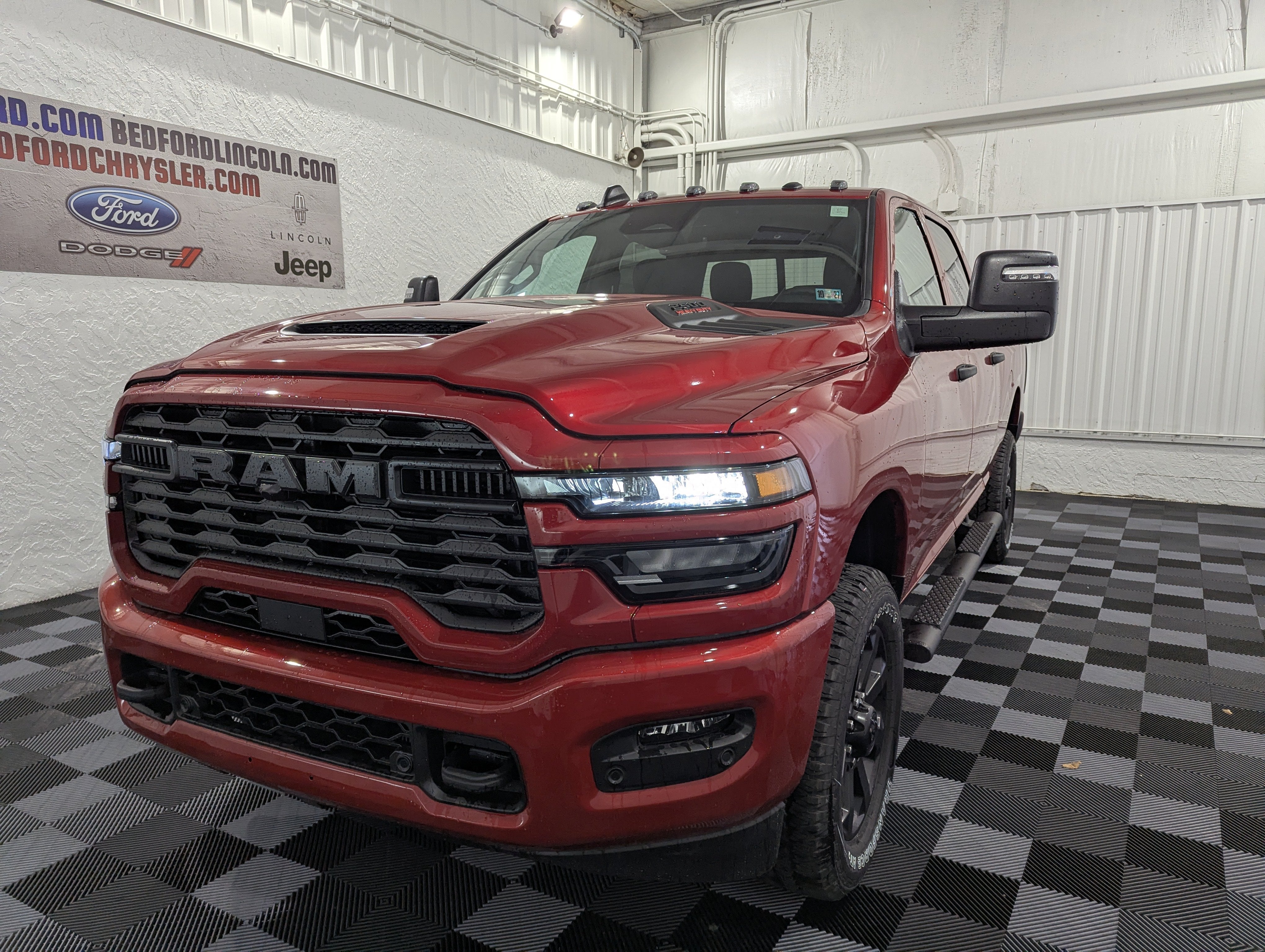 2026 RAM 2500 RAM 2500 BLACK EXPRESS CREW CAB 4X4 6'4' BOX