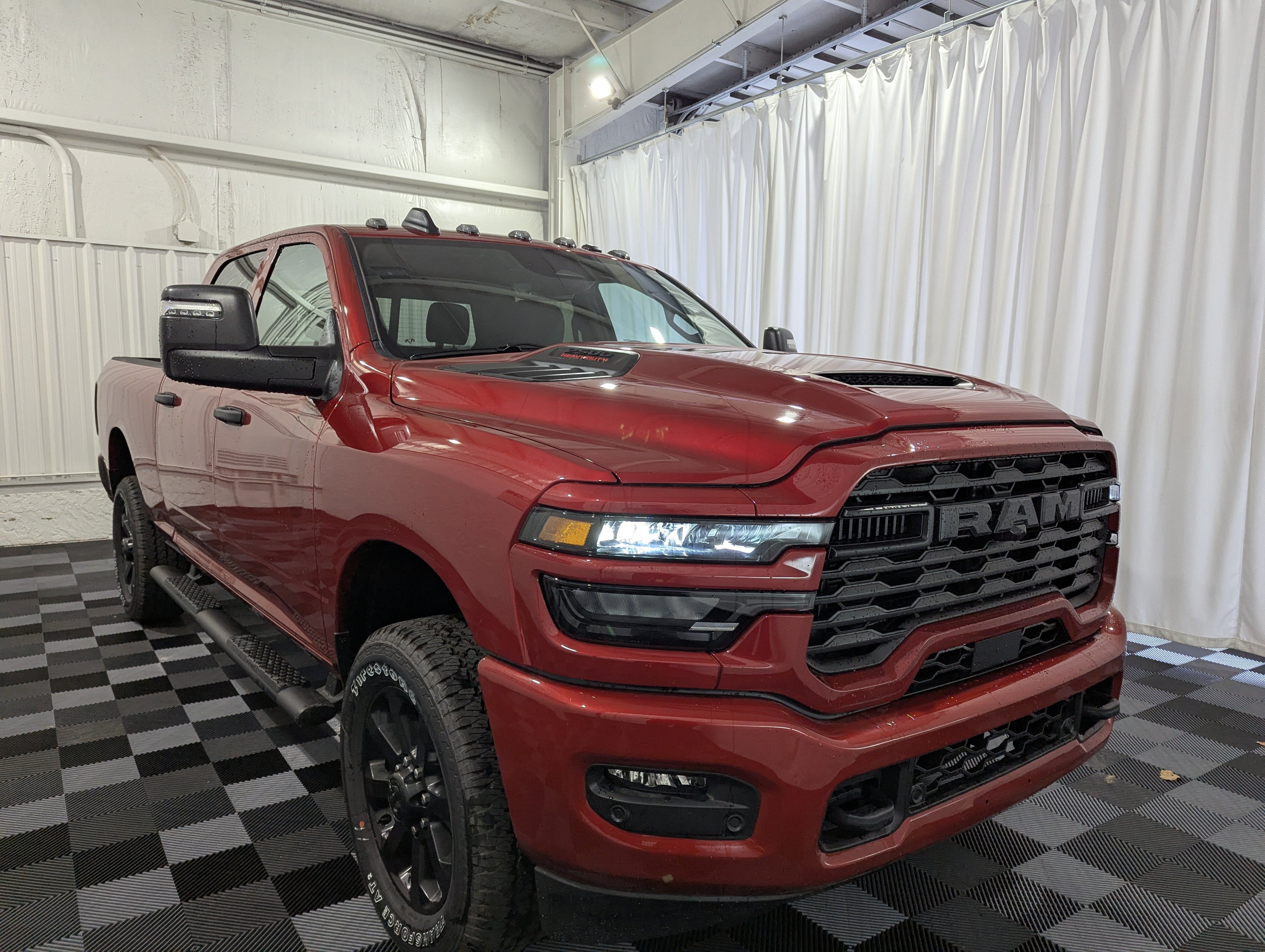 2026 RAM 2500 RAM 2500 BLACK EXPRESS CREW CAB 4X4 6'4' BOX