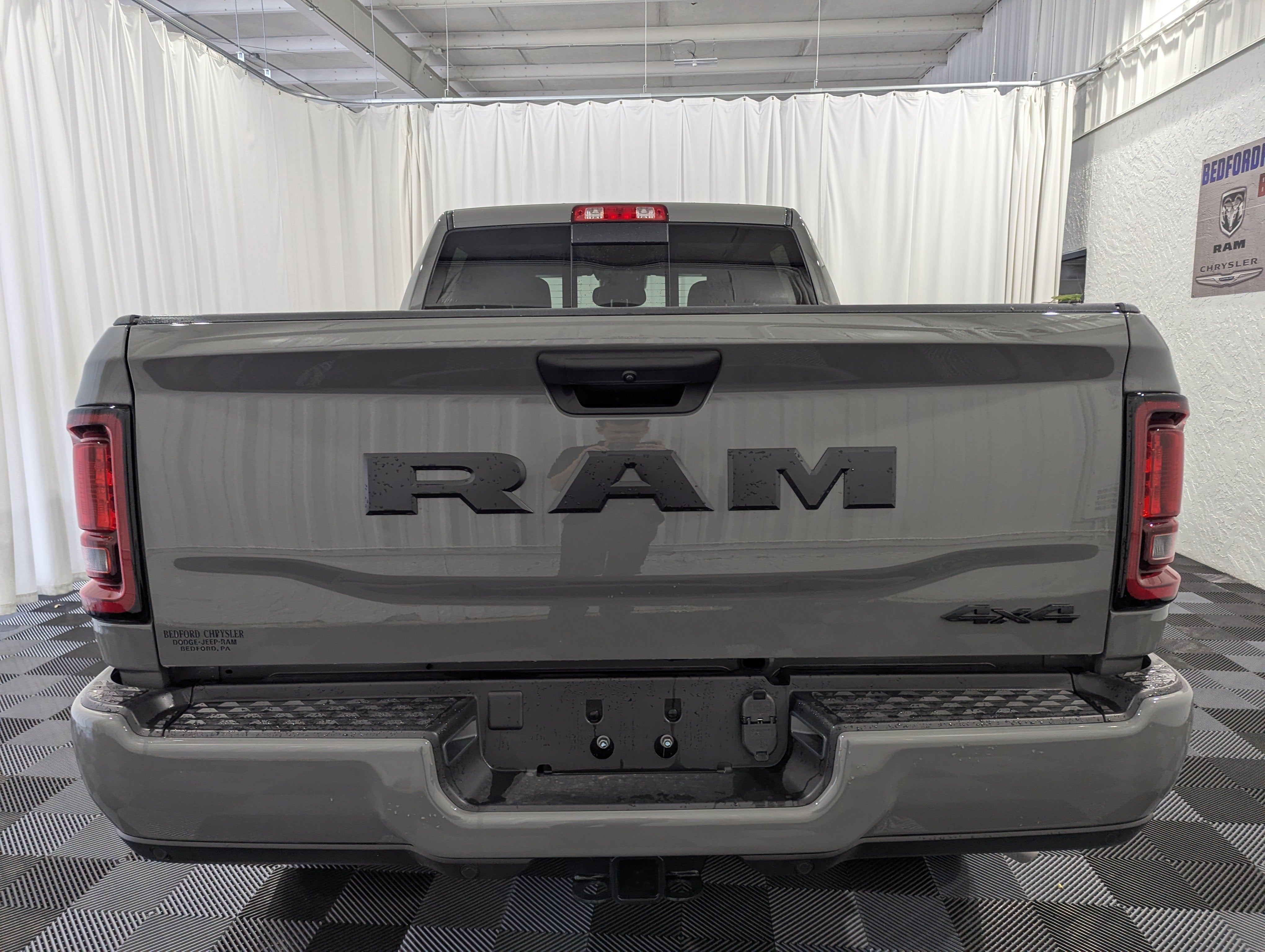2026 RAM 2500 RAM 2500 BLACK EXPRESS CREW CAB 4X4 6'4' BOX