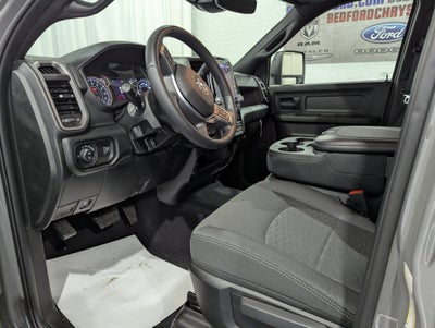 2026 RAM 2500 RAM 2500 BLACK EXPRESS CREW CAB 4X4 6'4' BOX