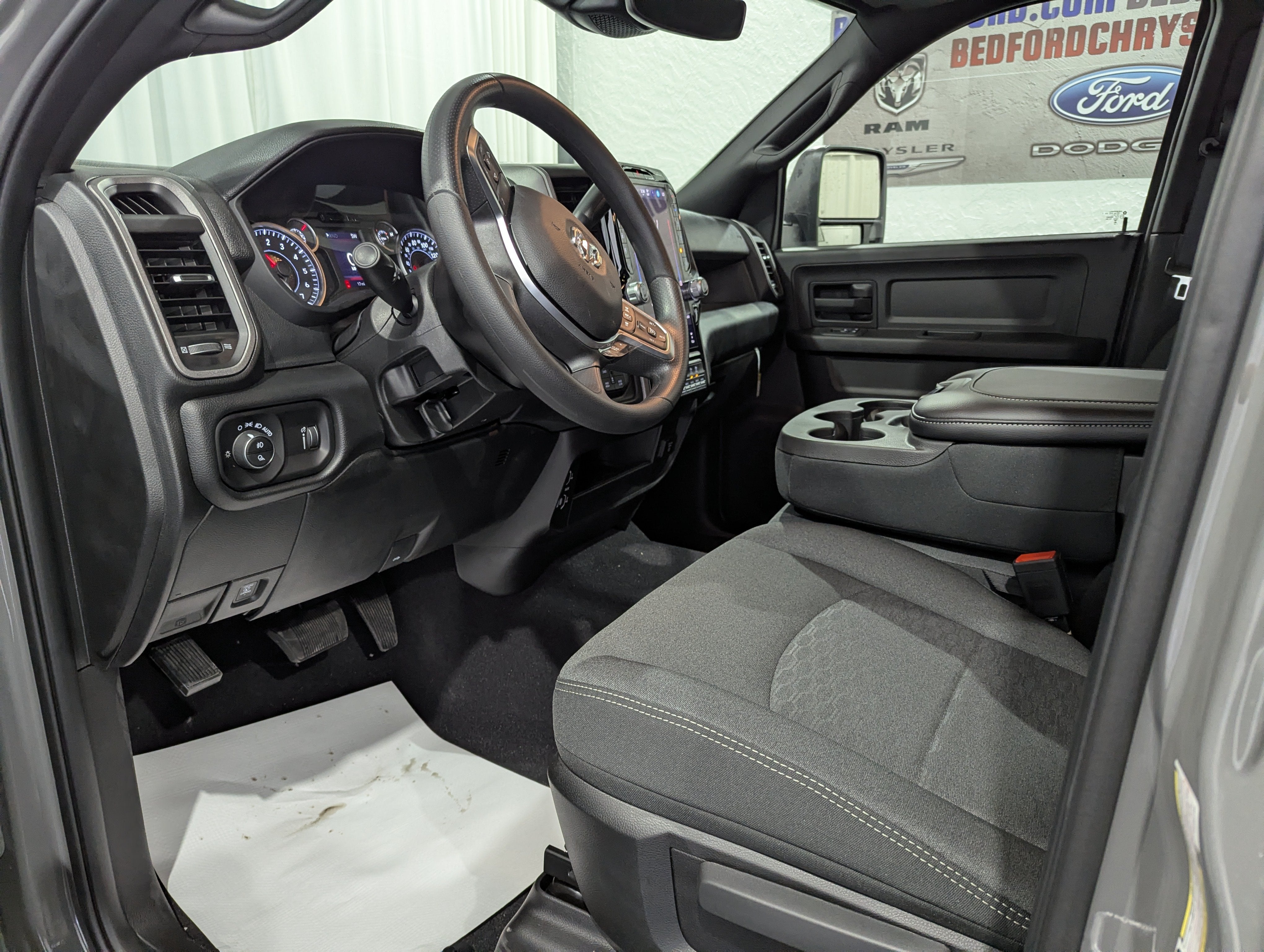 2026 RAM 2500 RAM 2500 BLACK EXPRESS CREW CAB 4X4 6'4' BOX