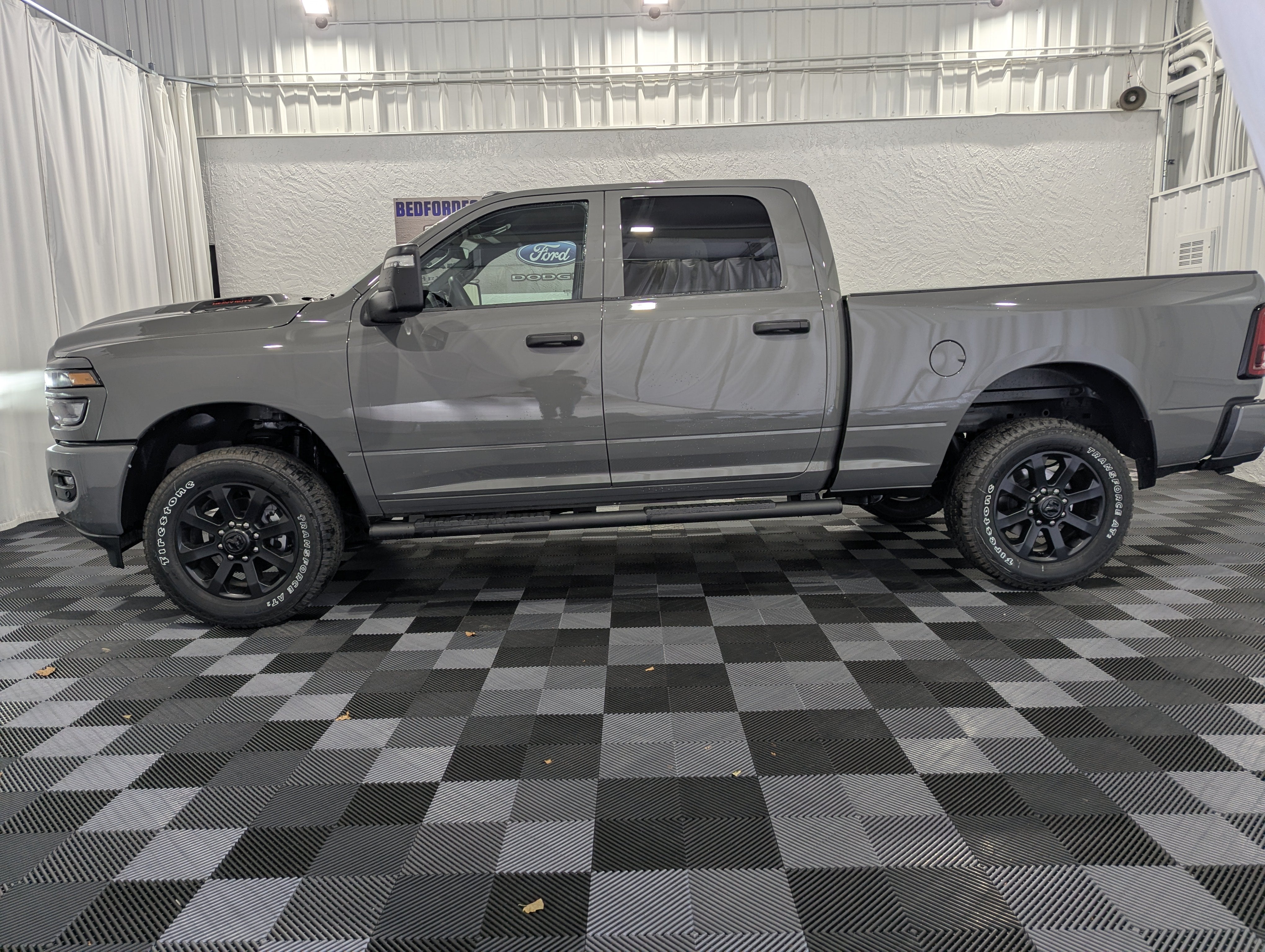 2026 RAM 2500 RAM 2500 BLACK EXPRESS CREW CAB 4X4 6'4' BOX