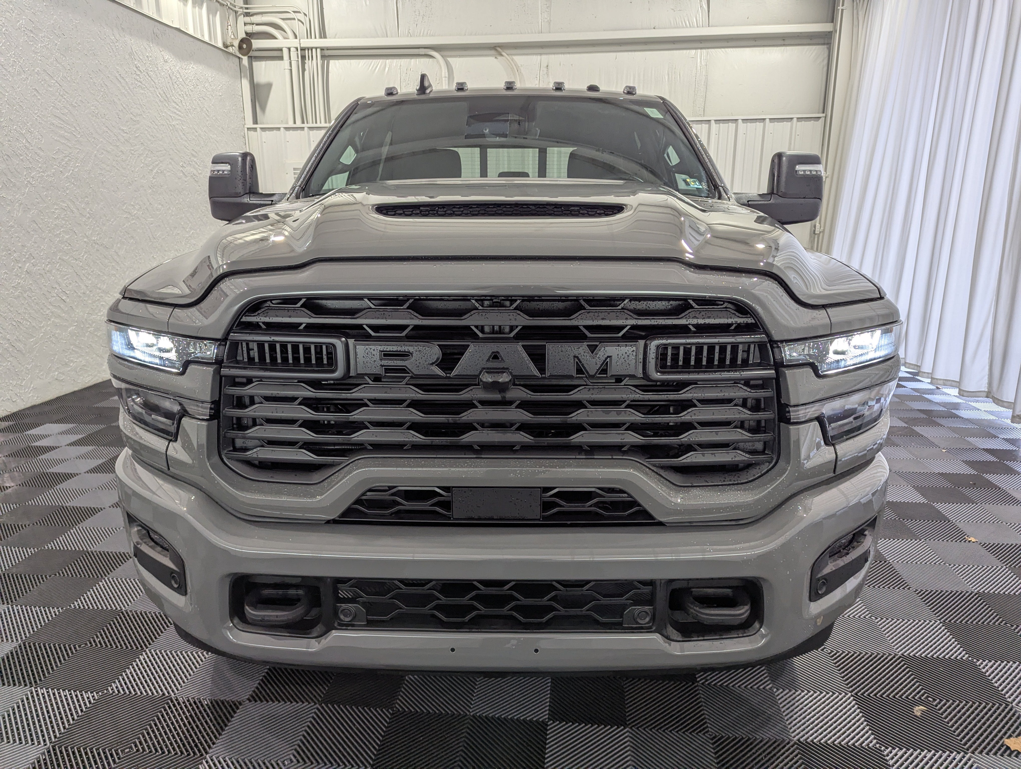 2026 RAM 2500 RAM 2500 BLACK EXPRESS CREW CAB 4X4 6'4' BOX
