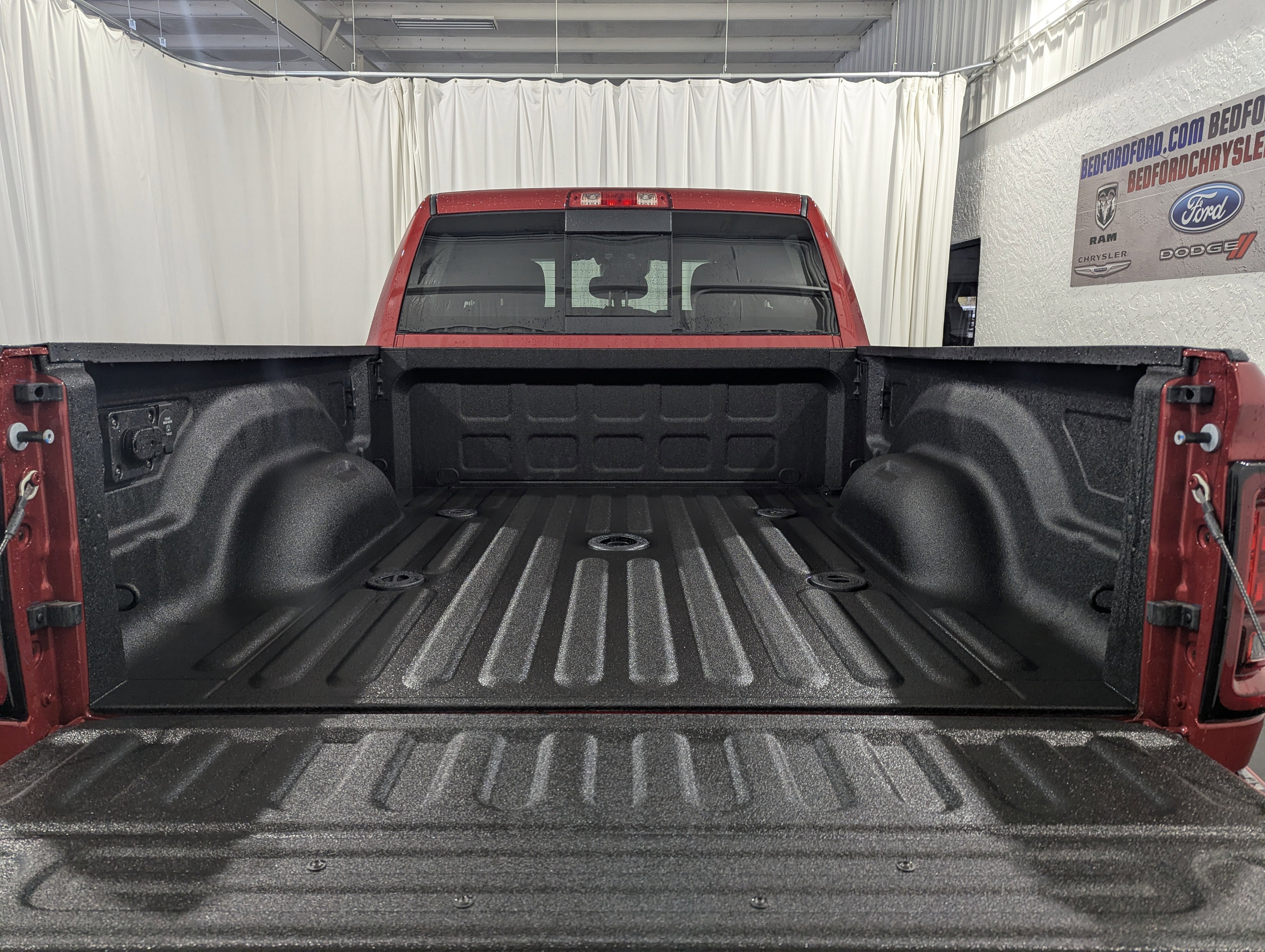 2026 RAM Ram 2500 RAM 2500 BLACK EXPRESS CREW CAB 4X4 6'4' BOX