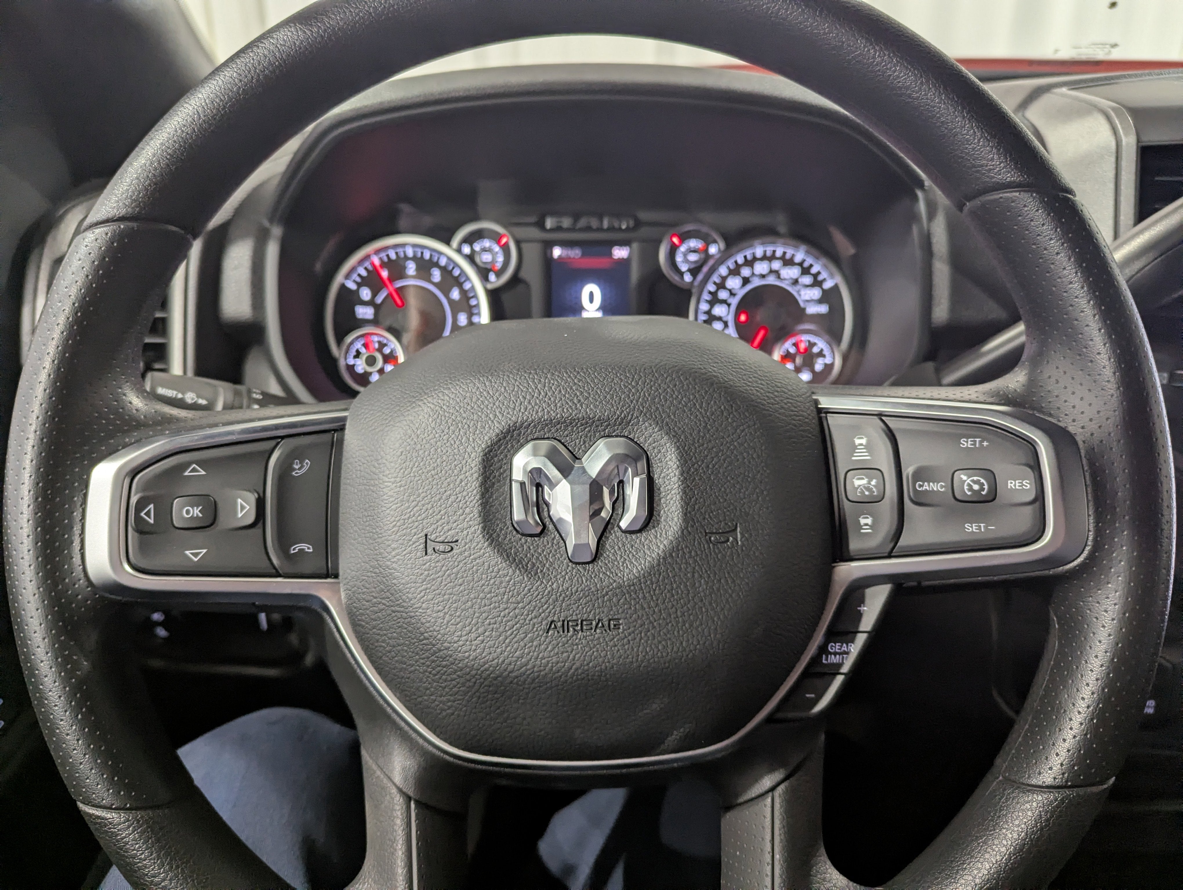 2026 RAM Ram 2500 RAM 2500 BLACK EXPRESS CREW CAB 4X4 6'4' BOX