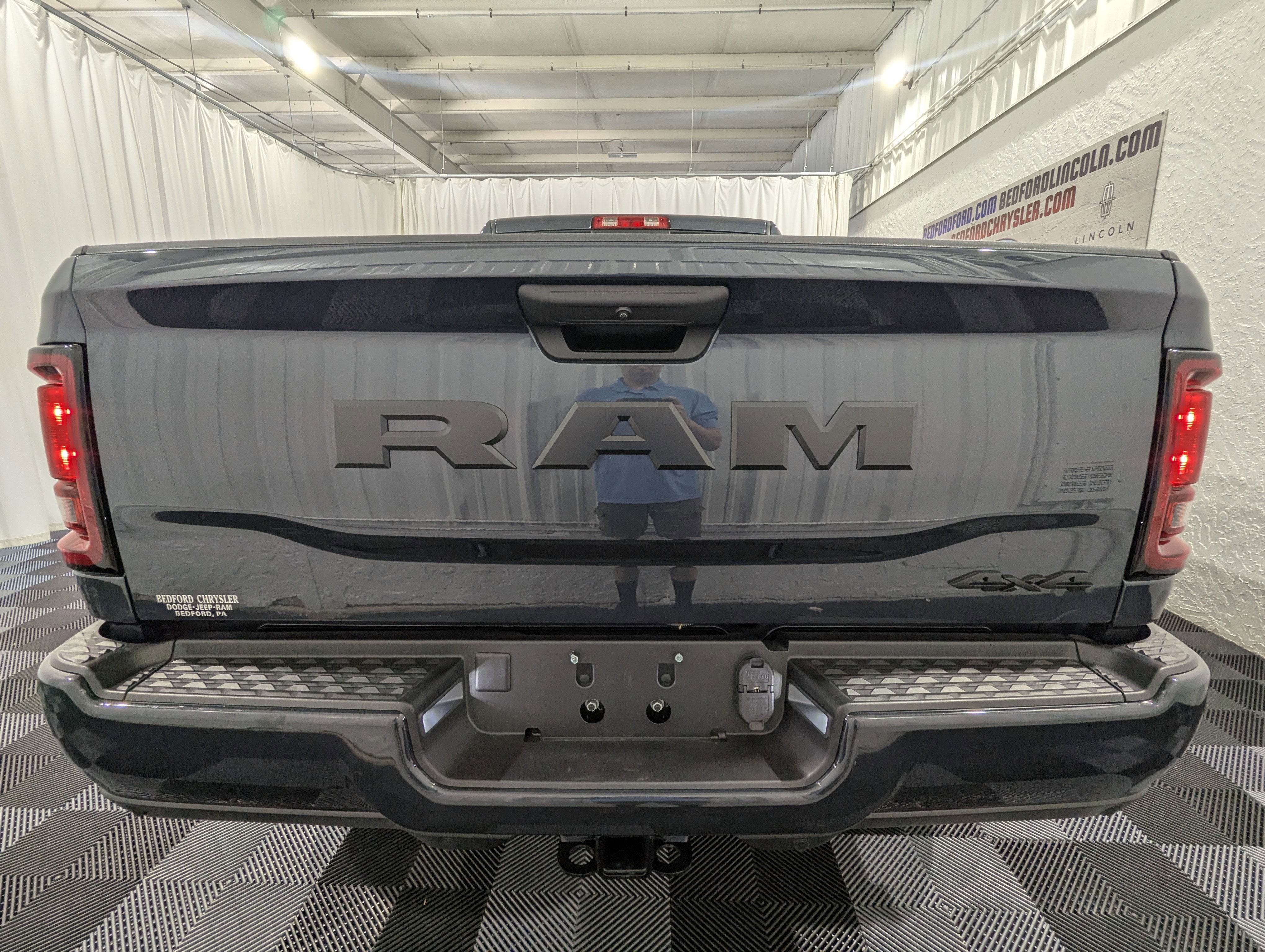 2026 RAM Ram 2500 RAM 2500 BLACK EXPRESS CREW CAB 4X4 6'4' BOX