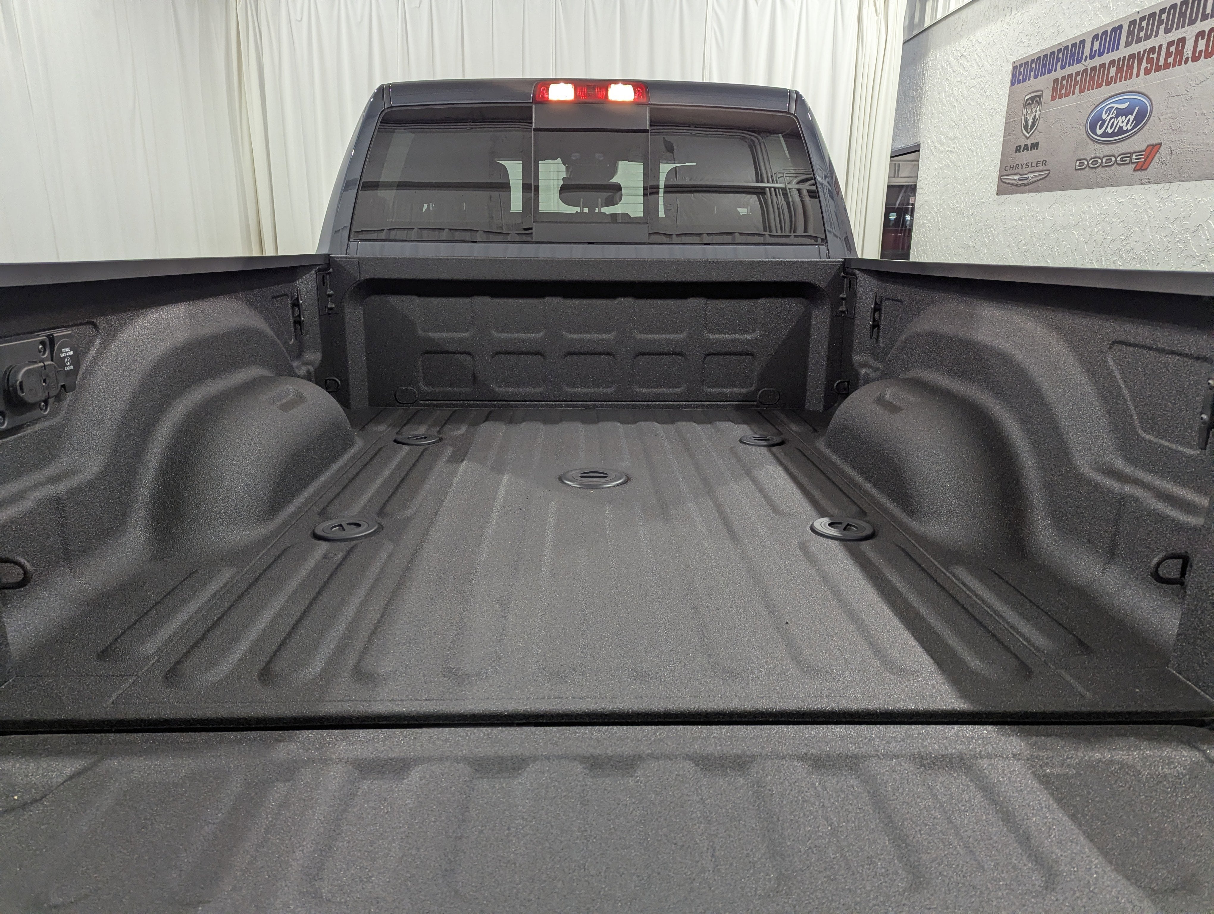 2026 RAM Ram 2500 RAM 2500 BLACK EXPRESS CREW CAB 4X4 6'4' BOX