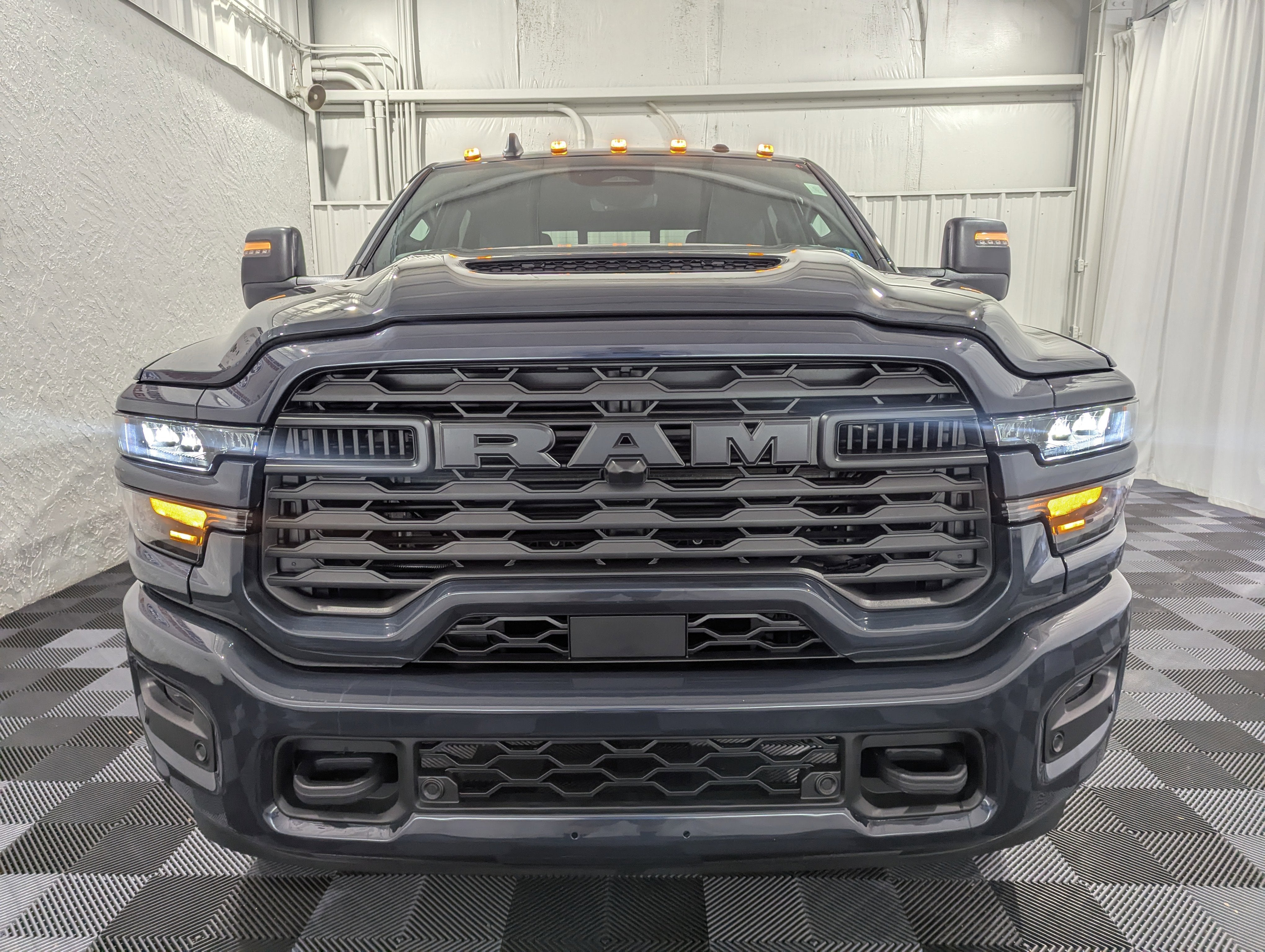 2026 RAM Ram 2500 RAM 2500 BLACK EXPRESS CREW CAB 4X4 6'4' BOX