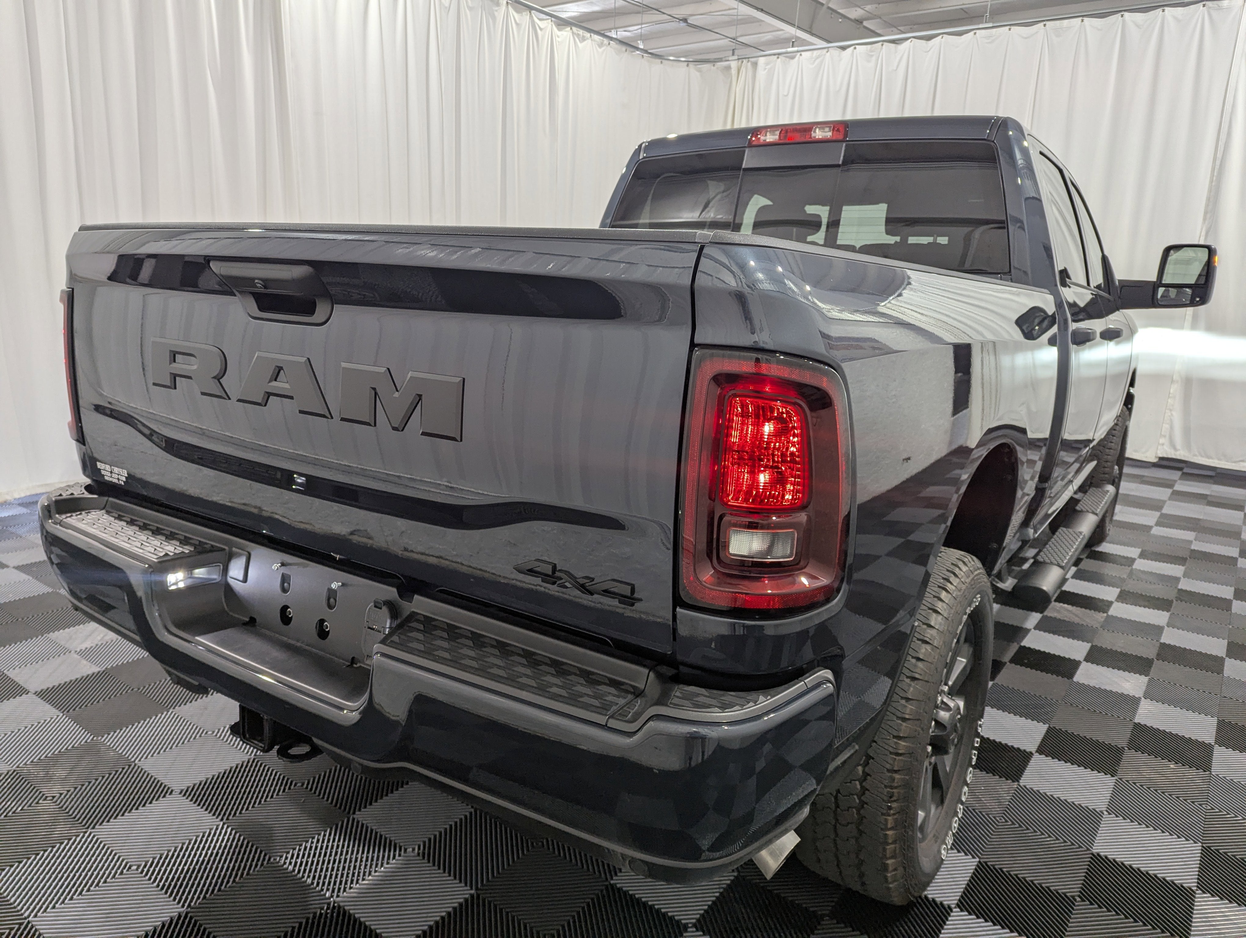 2026 RAM Ram 2500 RAM 2500 BLACK EXPRESS CREW CAB 4X4 6'4' BOX