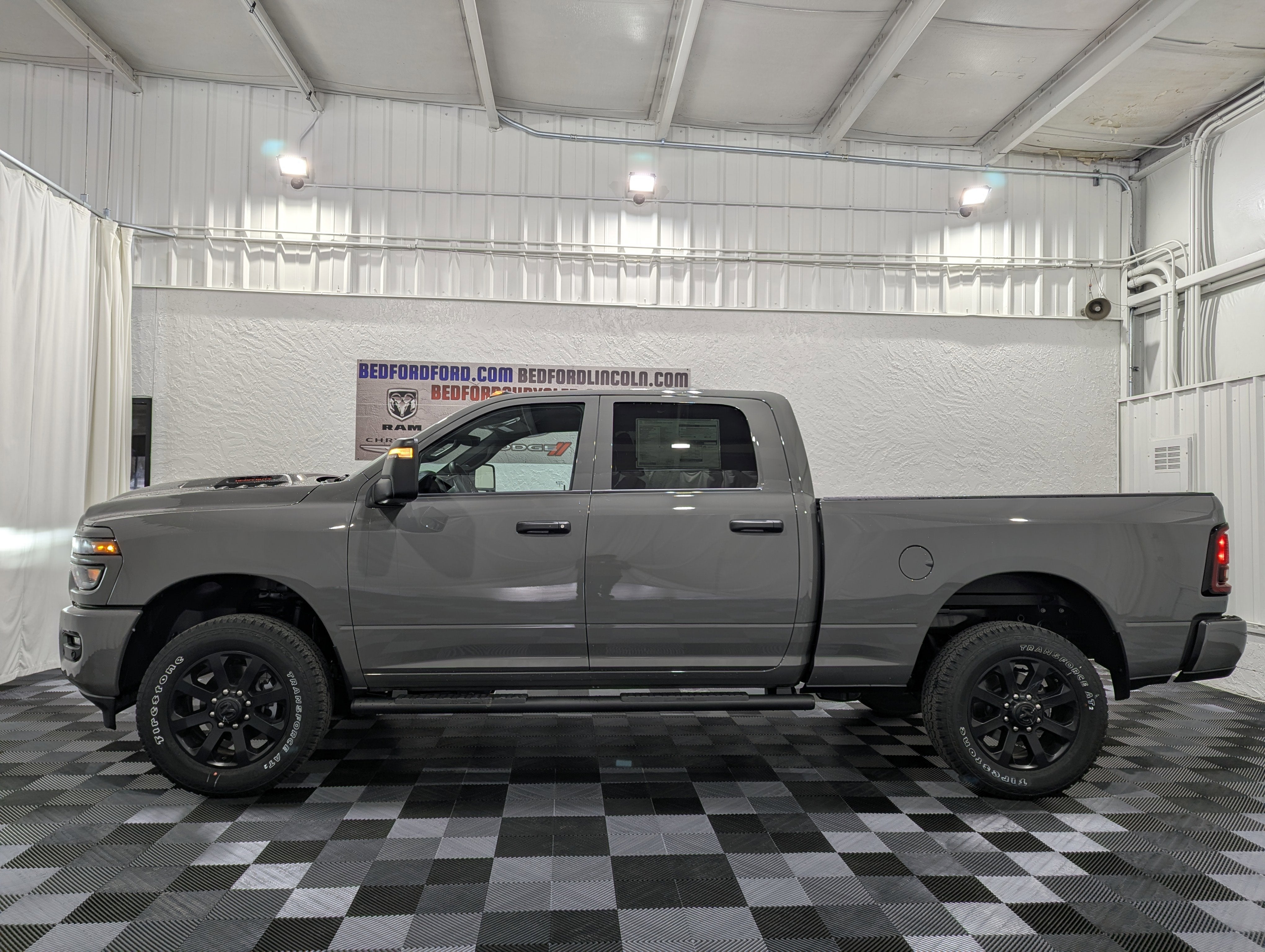 2026 RAM Ram 2500 RAM 2500 BLACK EXPRESS CREW CAB 4X4 6'4' BOX