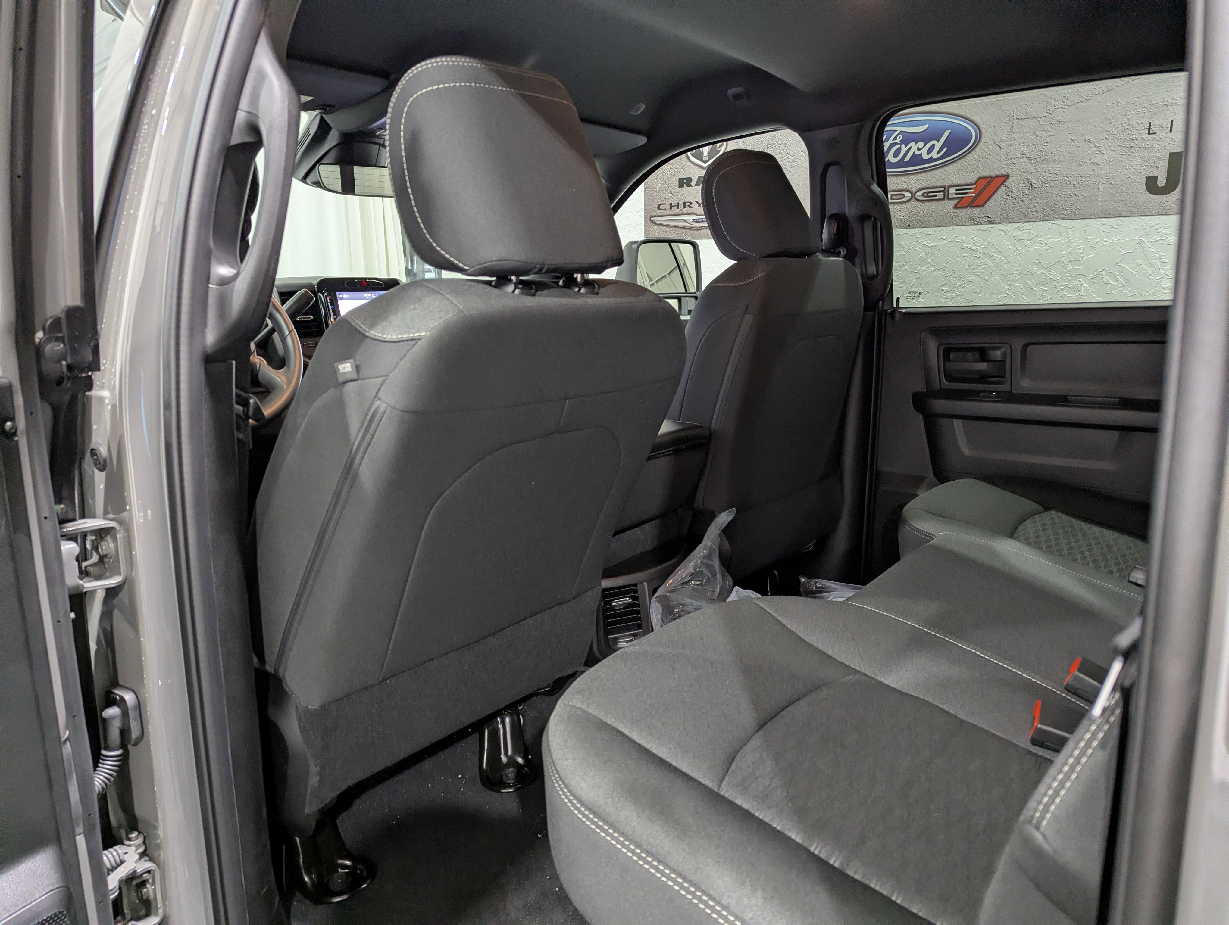 2026 RAM Ram 2500 RAM 2500 BLACK EXPRESS CREW CAB 4X4 6'4' BOX