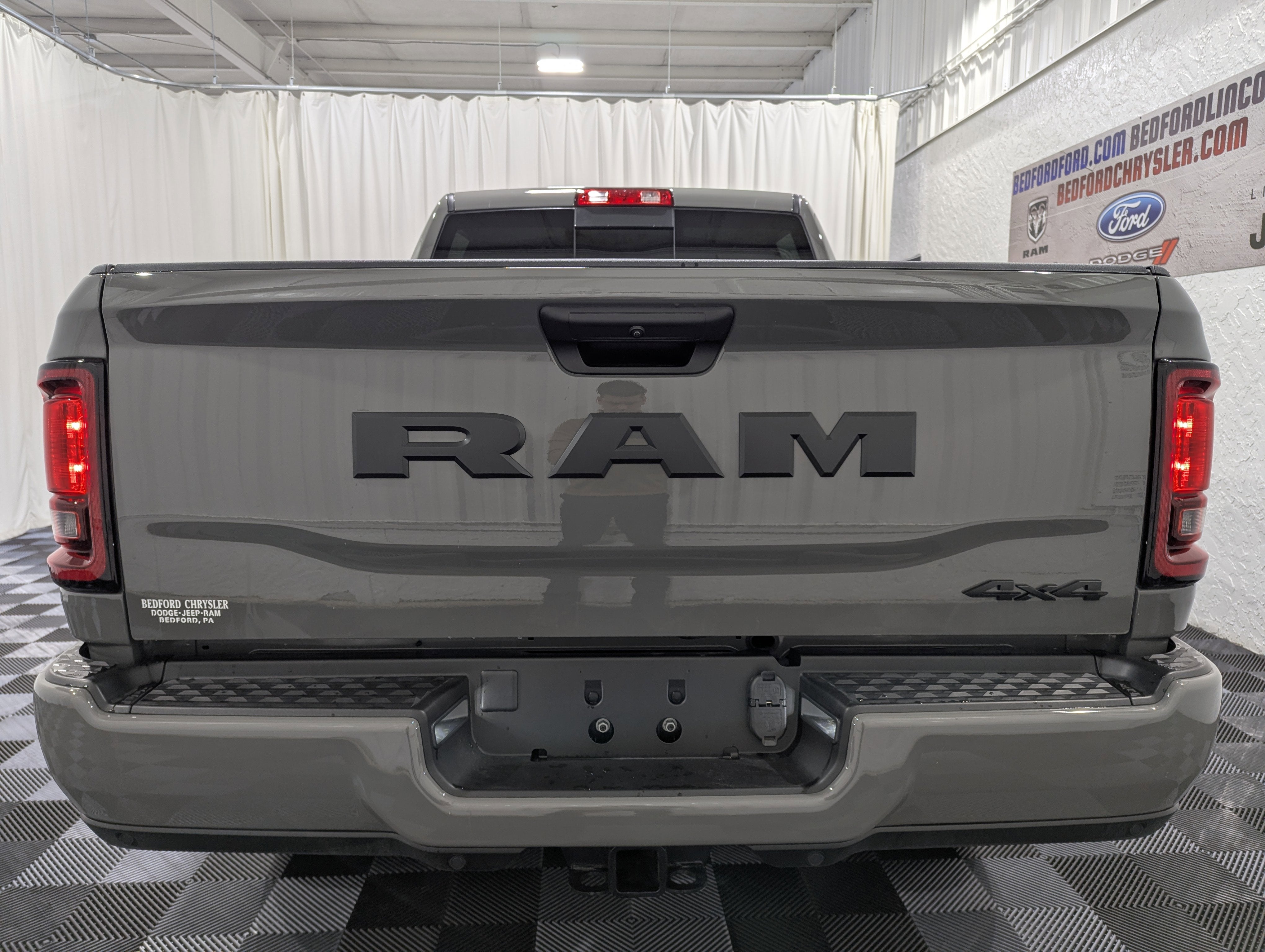 2026 RAM Ram 2500 RAM 2500 BLACK EXPRESS CREW CAB 4X4 6'4' BOX