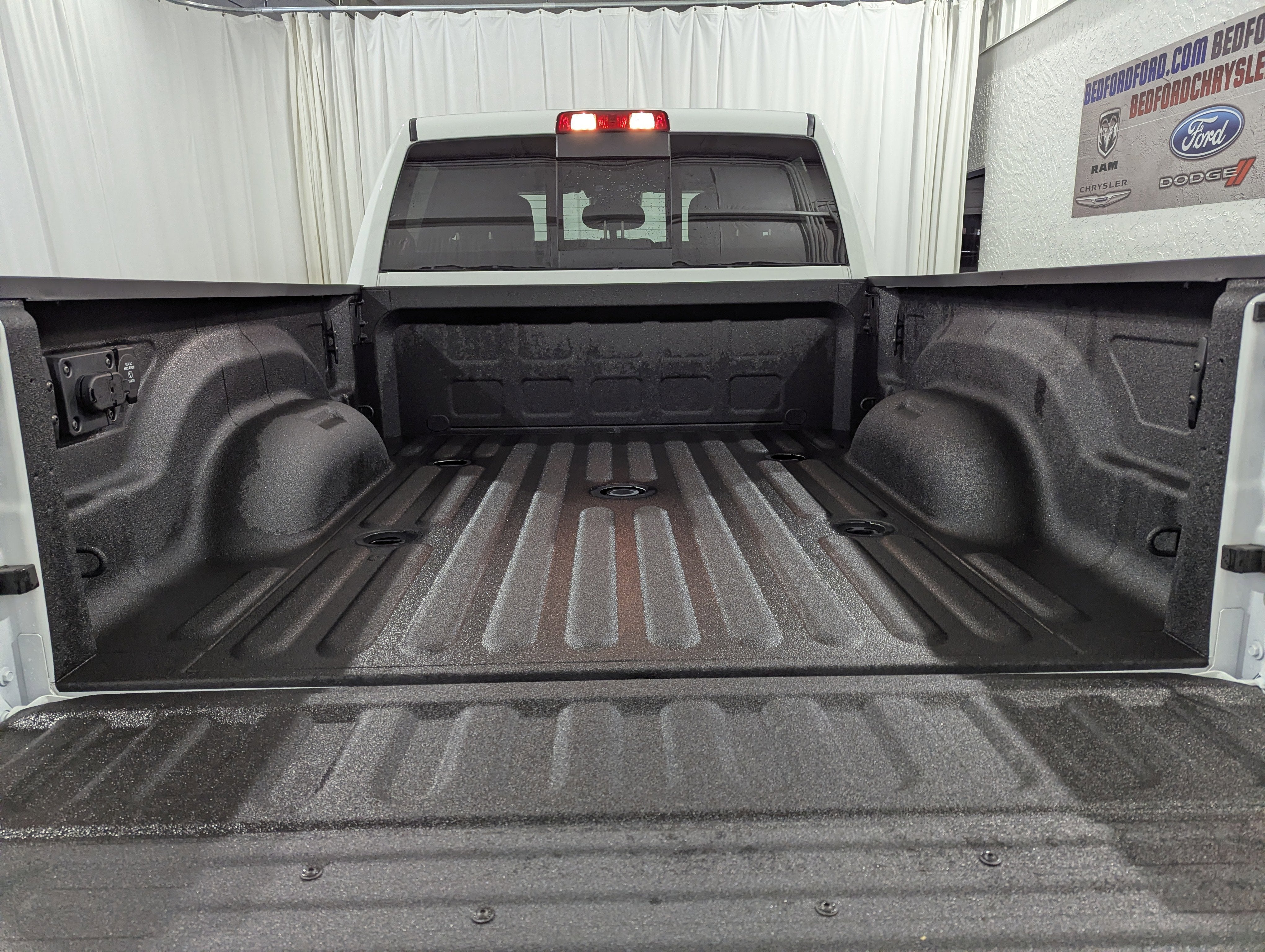 2026 RAM Ram 2500 RAM 2500 BLACK EXPRESS CREW CAB 4X4 6'4' BOX