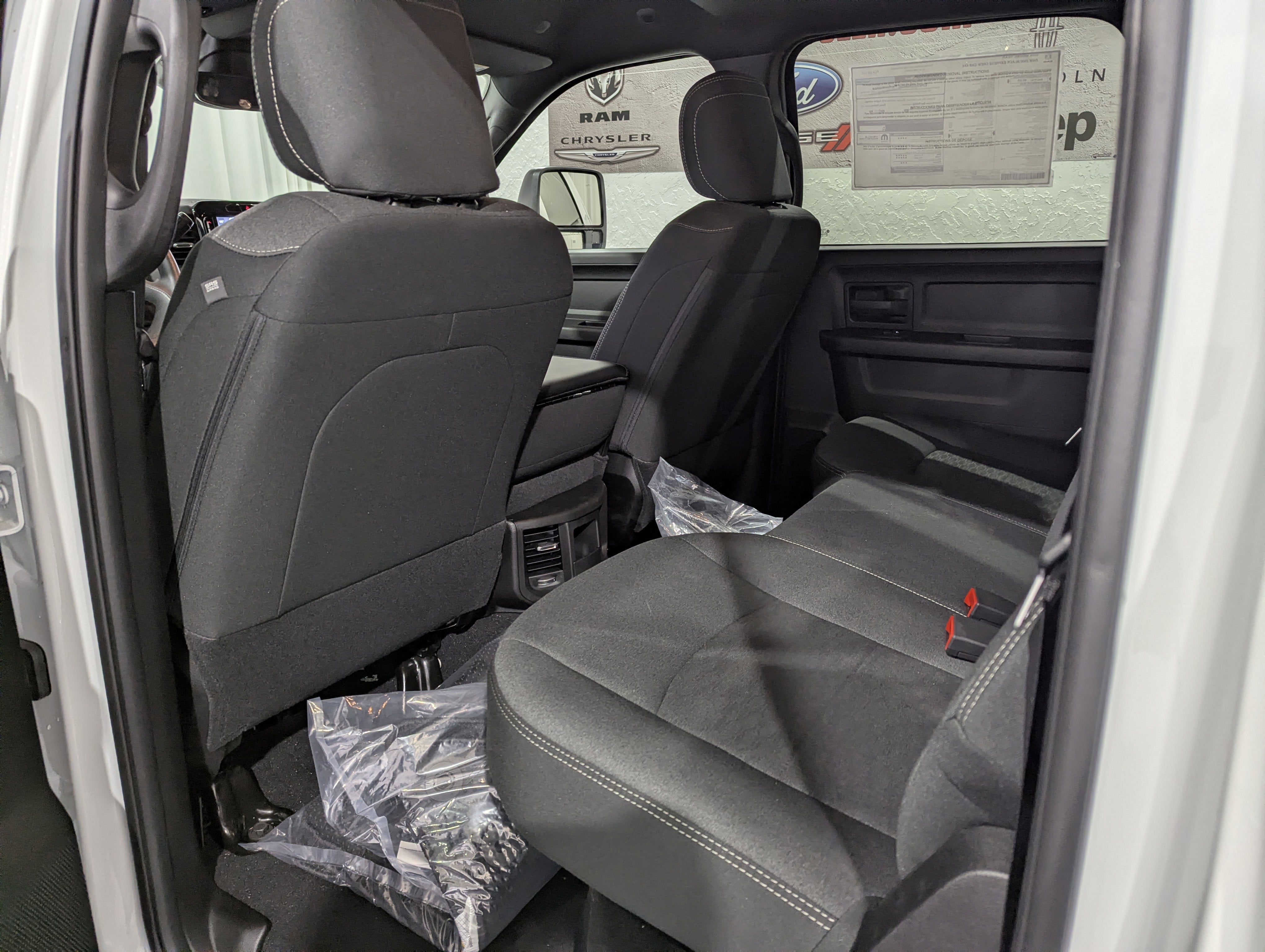 2026 RAM Ram 2500 RAM 2500 BLACK EXPRESS CREW CAB 4X4 6'4' BOX