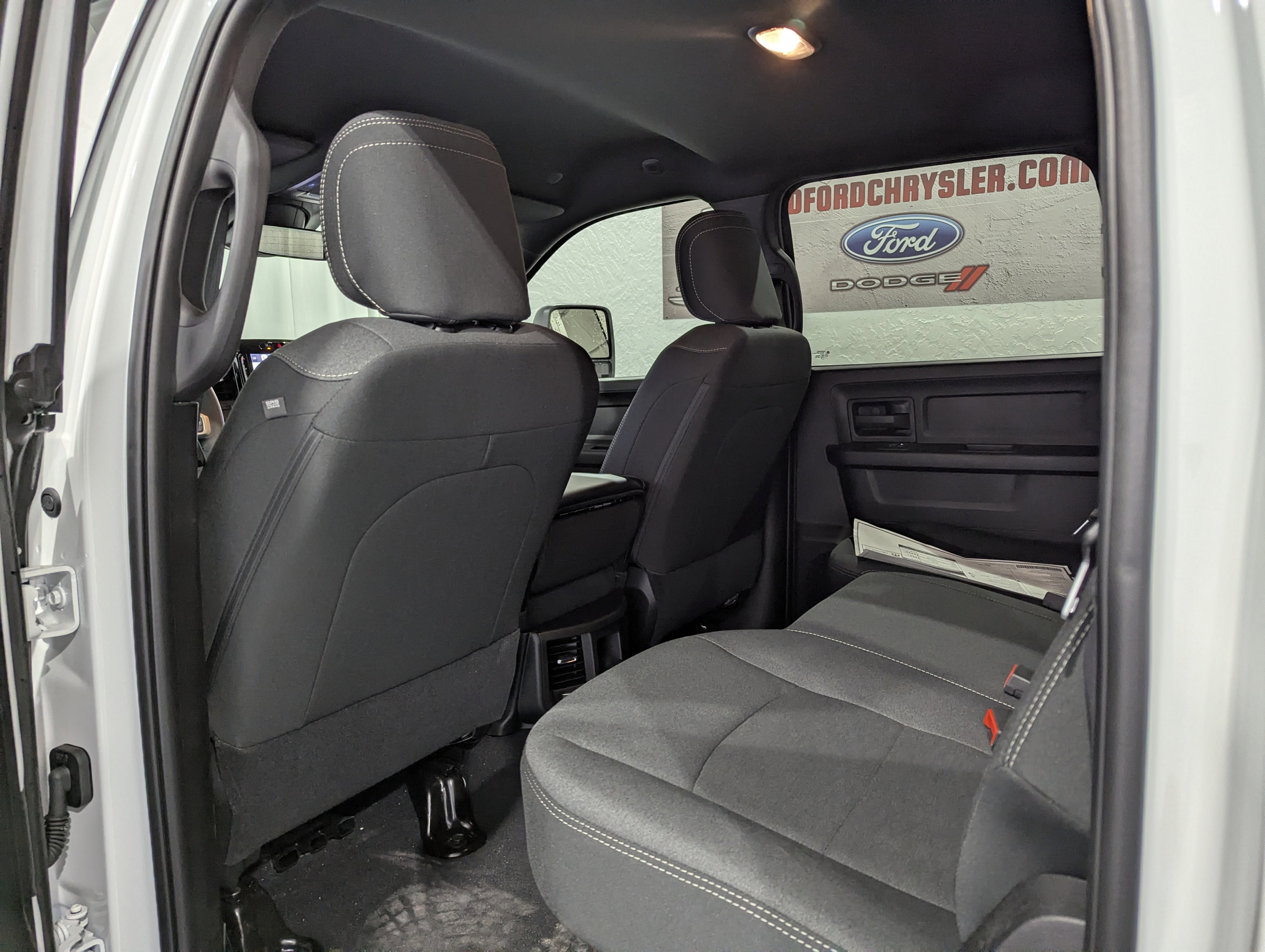 2026 RAM Ram 2500 RAM 2500 BLACK EXPRESS CREW CAB 4X4 6'4' BOX