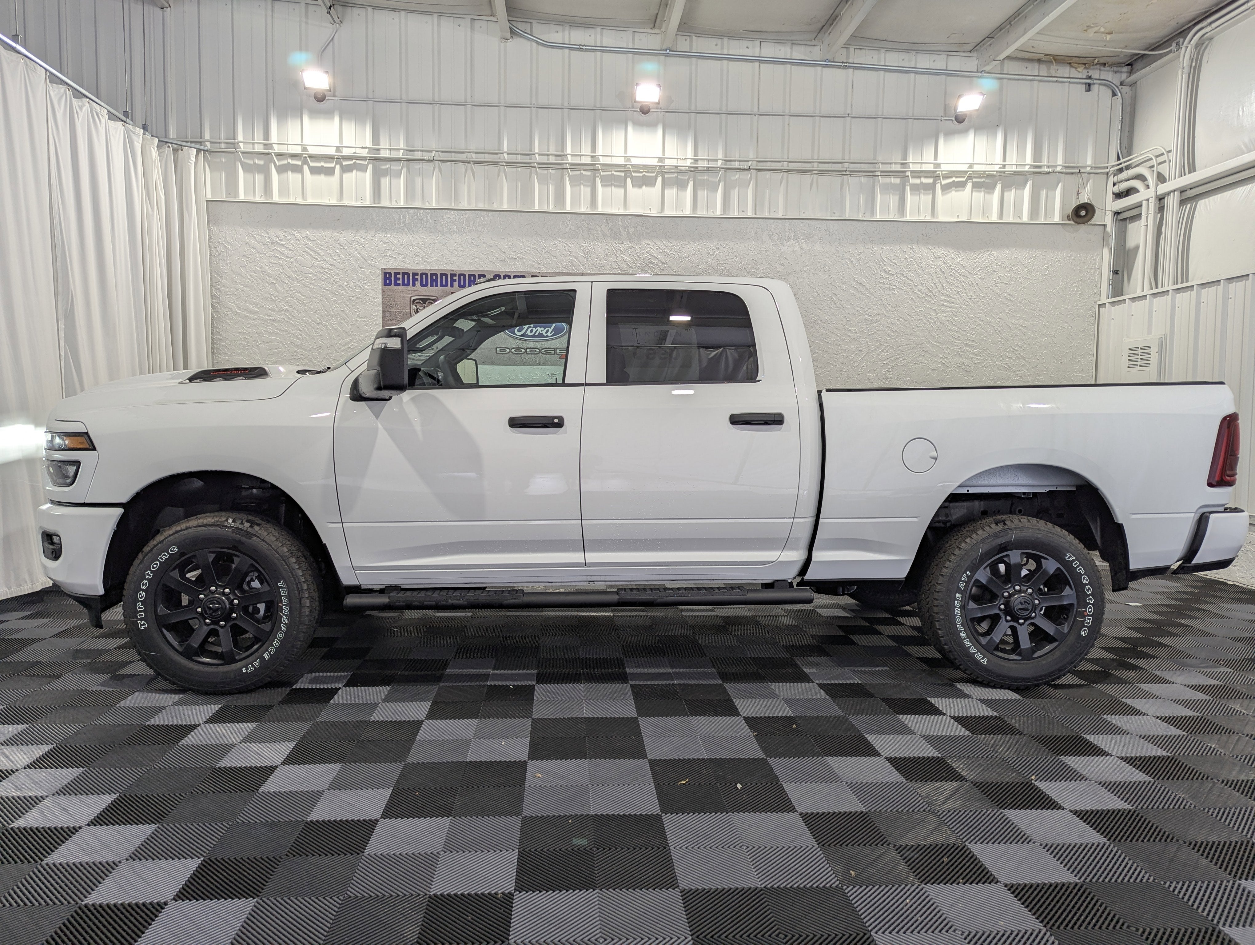 2026 RAM Ram 2500 RAM 2500 BLACK EXPRESS CREW CAB 4X4 6'4' BOX