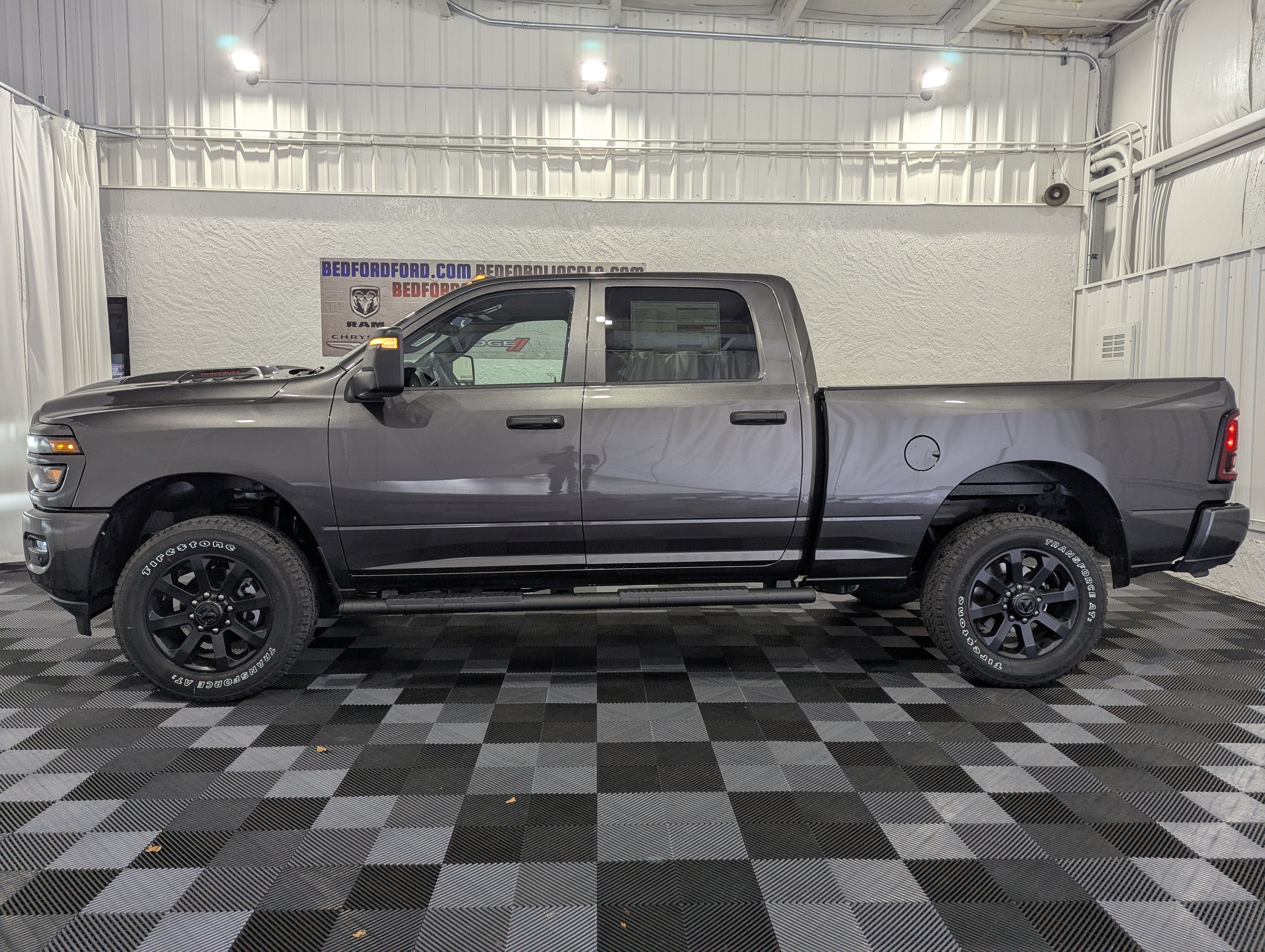 2026 RAM 2500 RAM 2500 BLACK EXPRESS CREW CAB 4X4 6'4' BOX