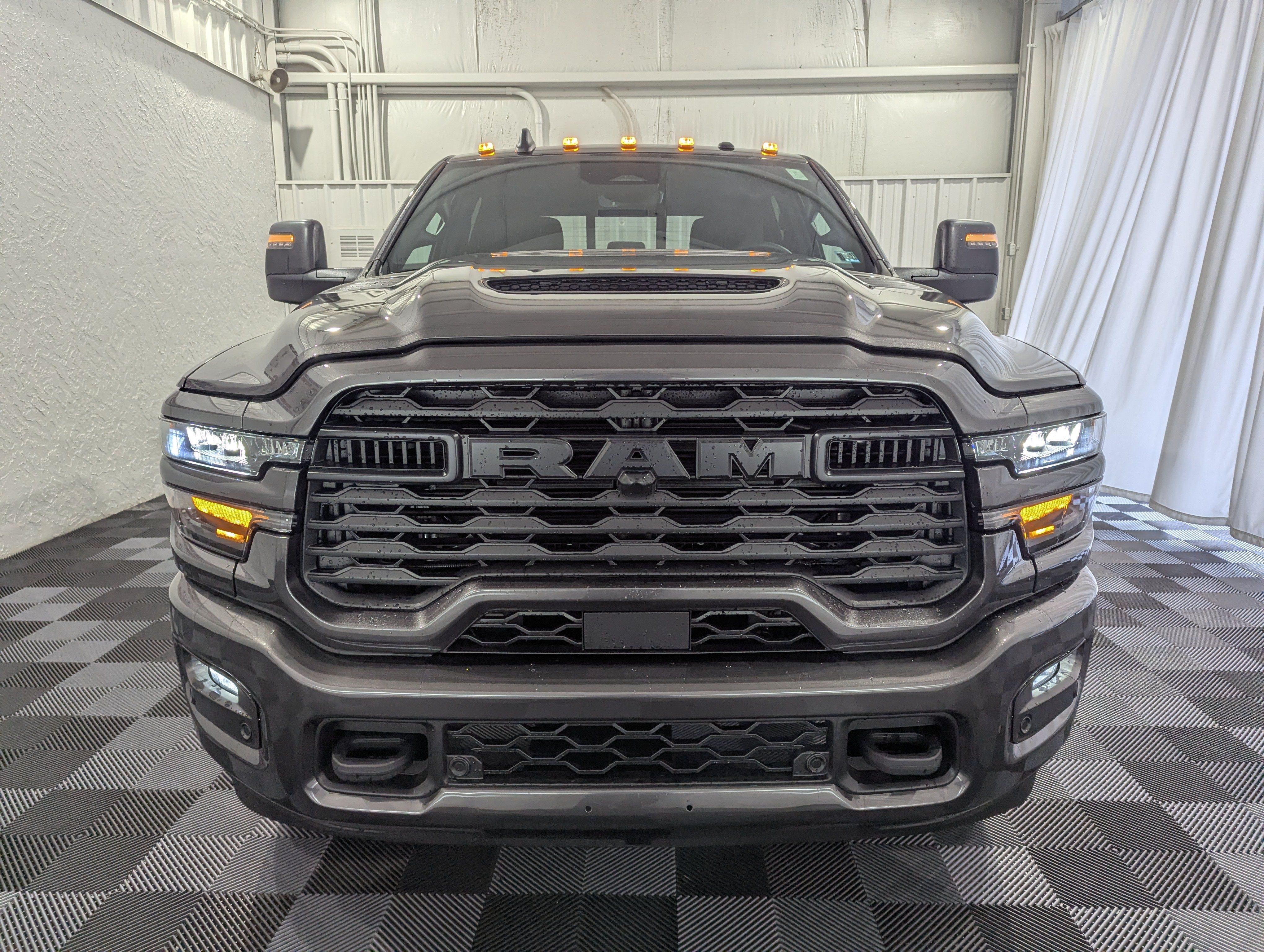 2026 RAM 2500 RAM 2500 BLACK EXPRESS CREW CAB 4X4 6'4' BOX