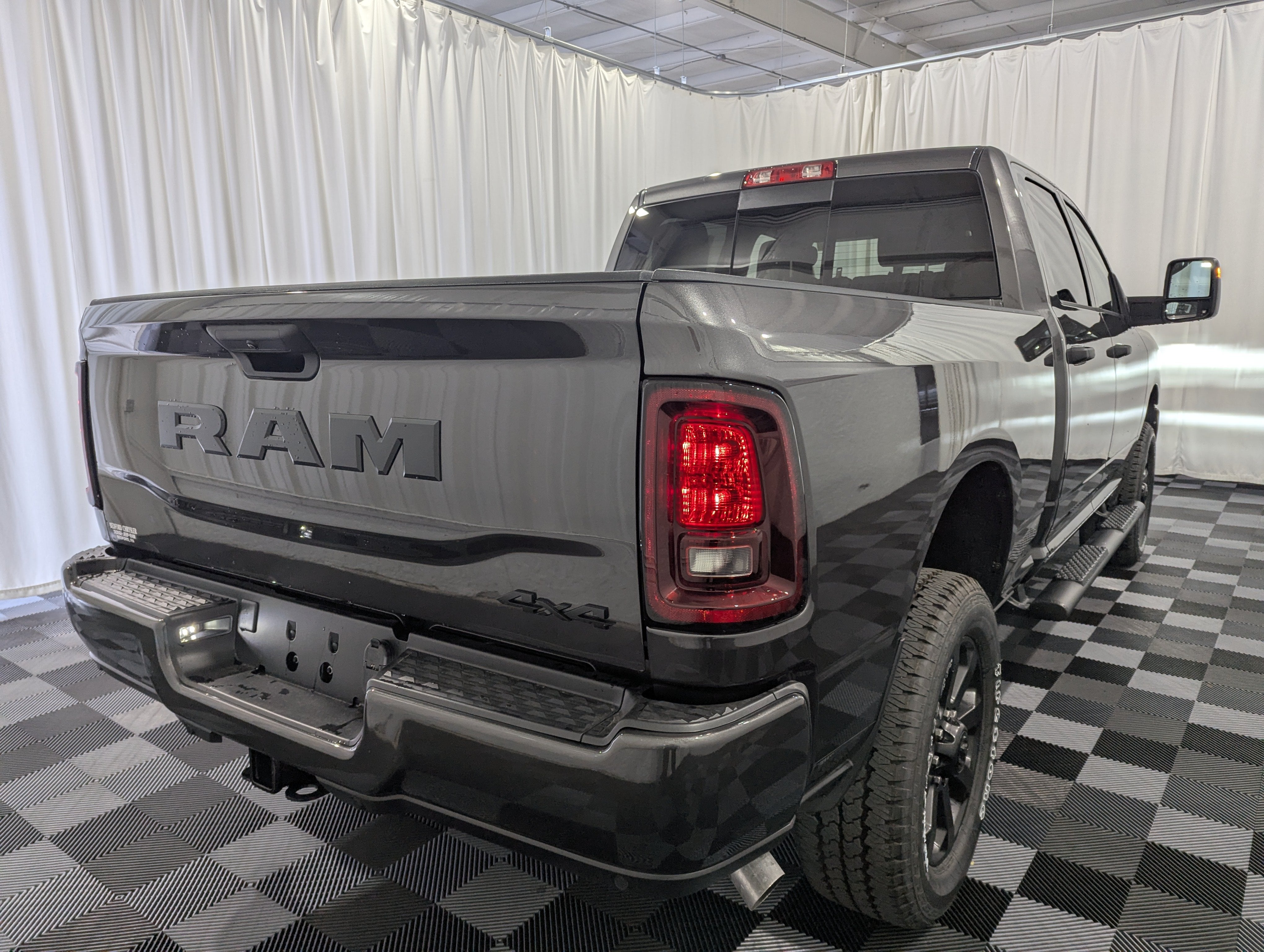 2026 RAM 2500 RAM 2500 BLACK EXPRESS CREW CAB 4X4 6'4' BOX
