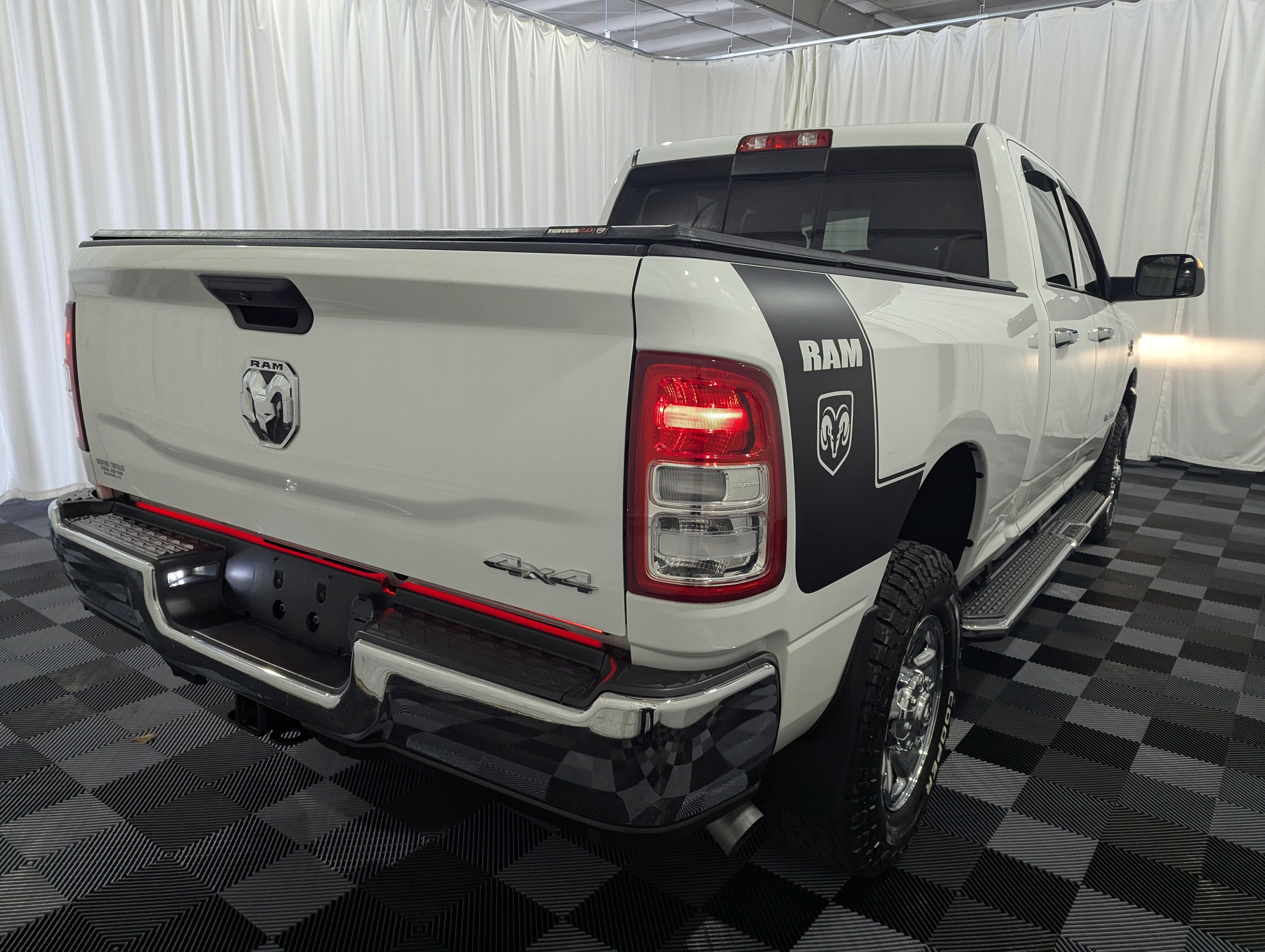 2020 RAM 2500 Tradesman Crew Cab 4x4 6'4' Box