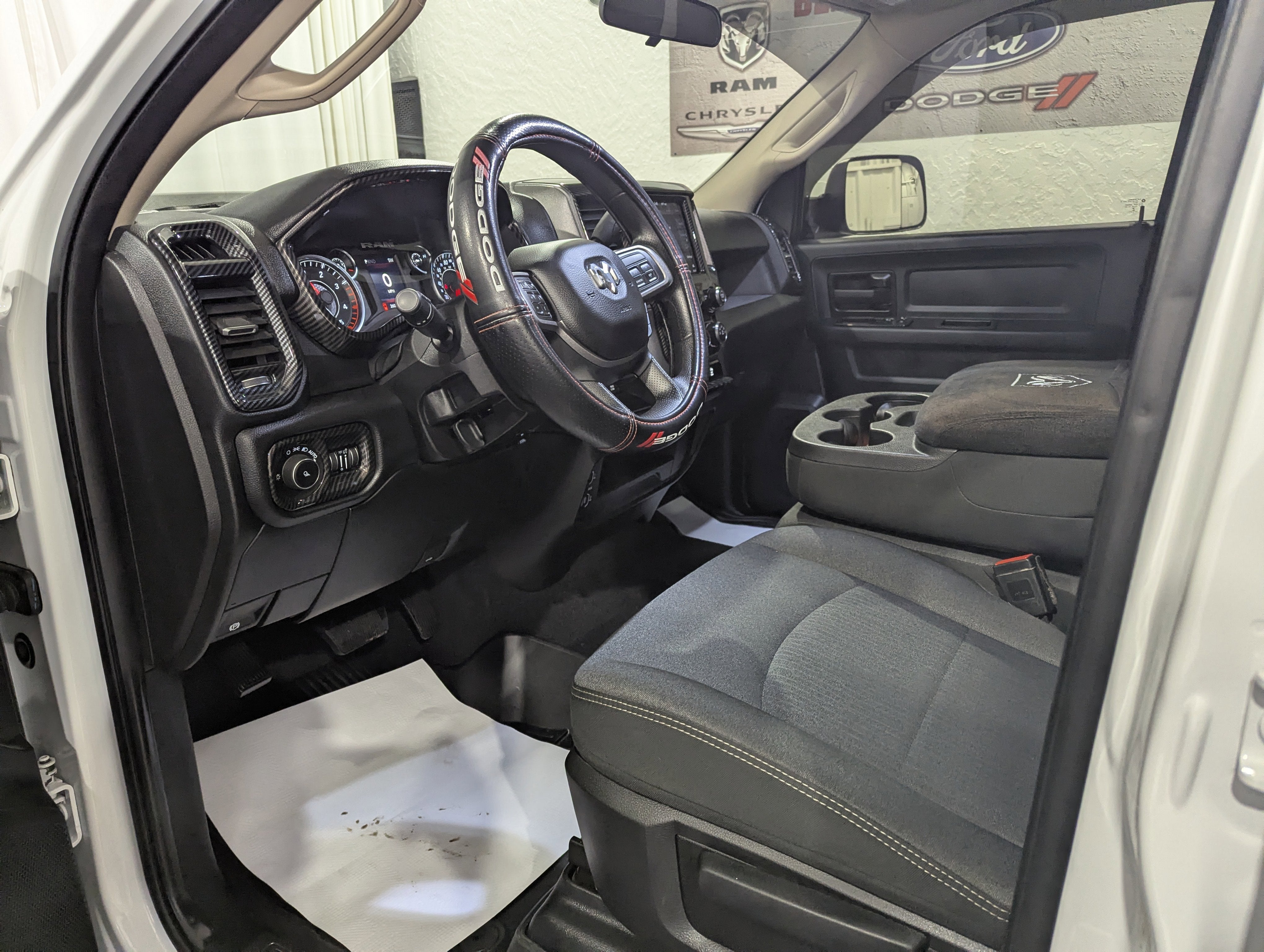 2020 RAM 2500 Tradesman Crew Cab 4x4 6'4' Box