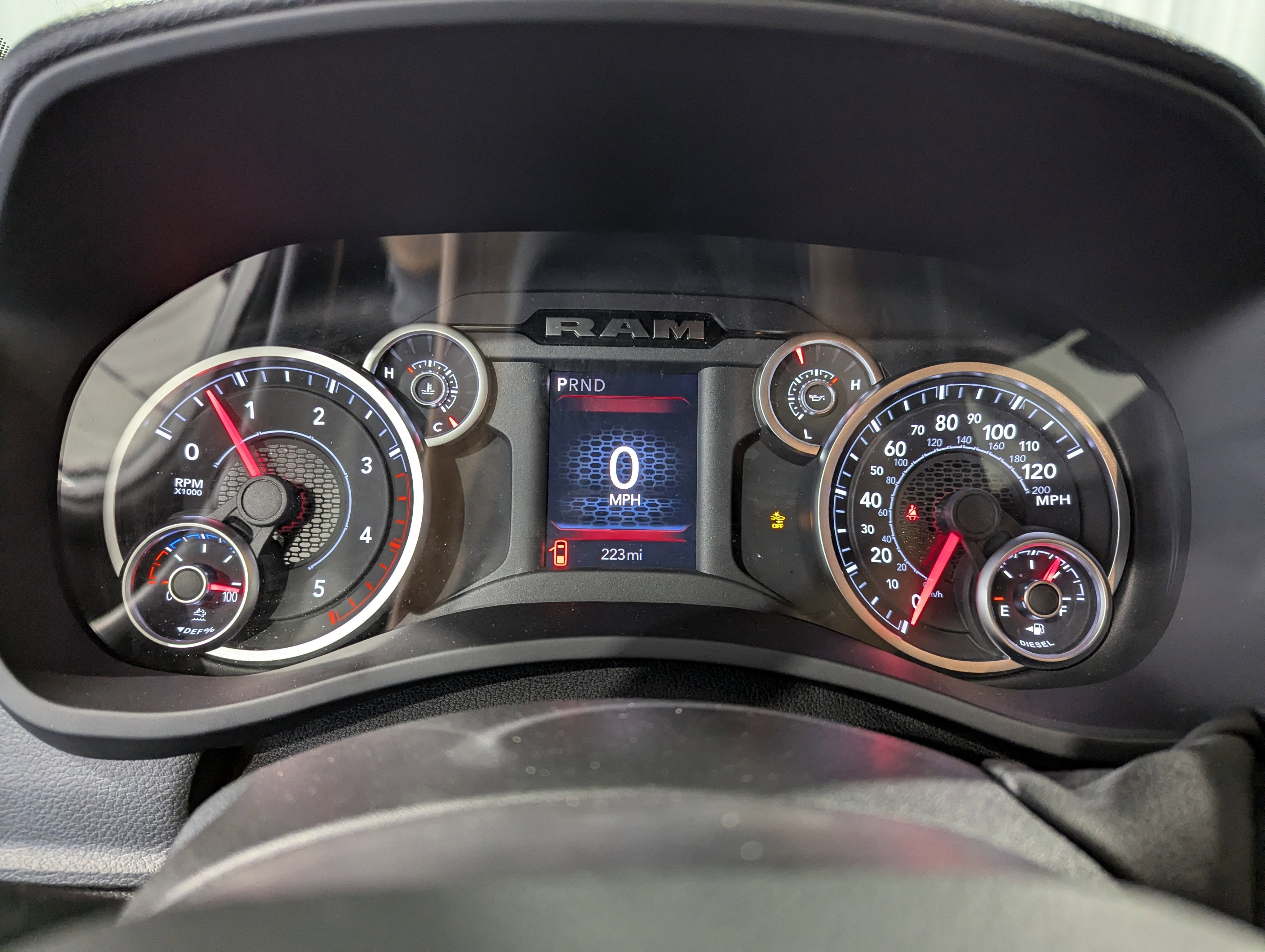 2025 RAM Ram 2500 RAM 2500 TRADESMAN CREW CAB 4X4 6'4' BOX