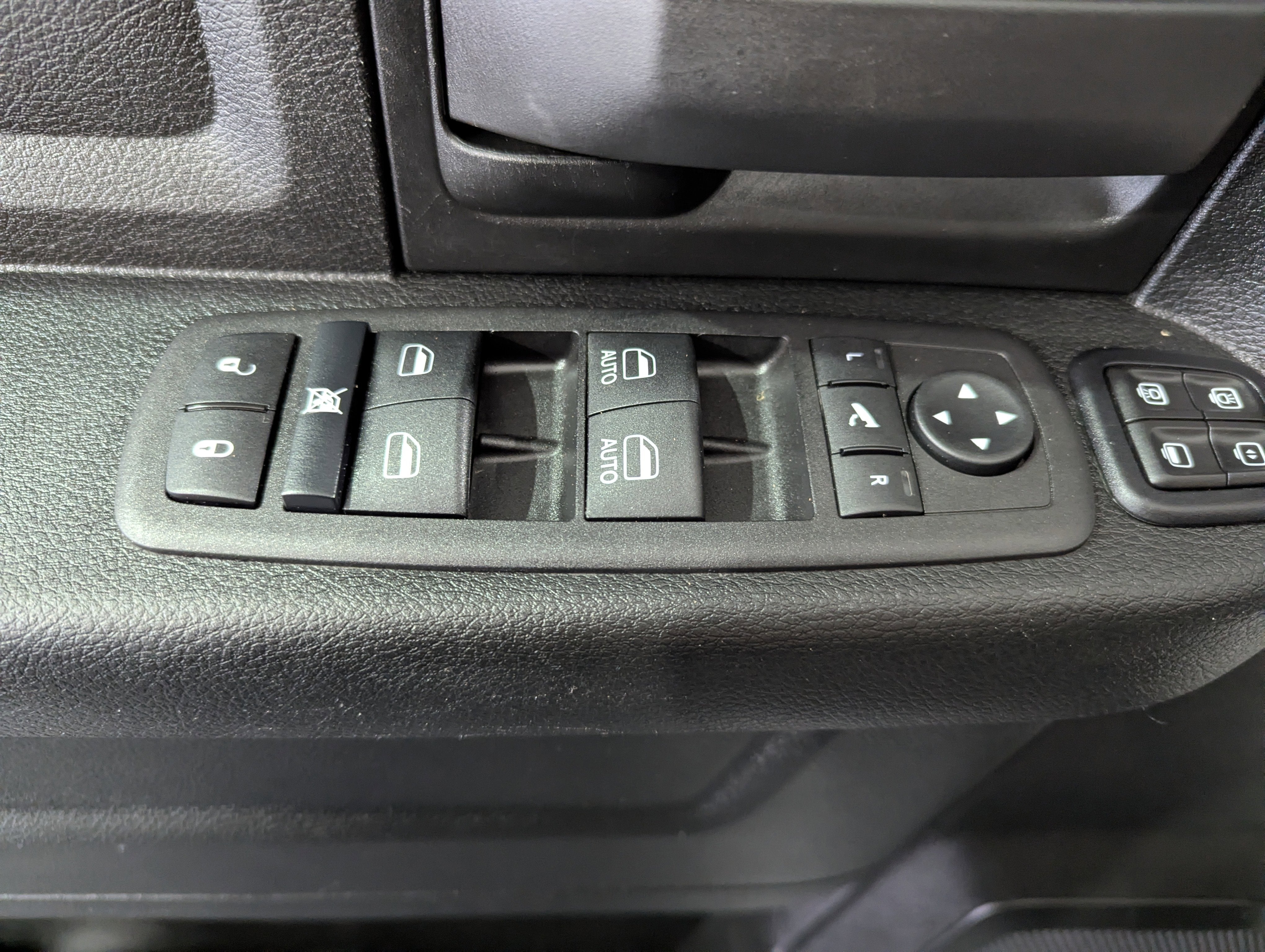 2024 RAM 2500 Tradesman Crew Cab 4x4 6'4' Box