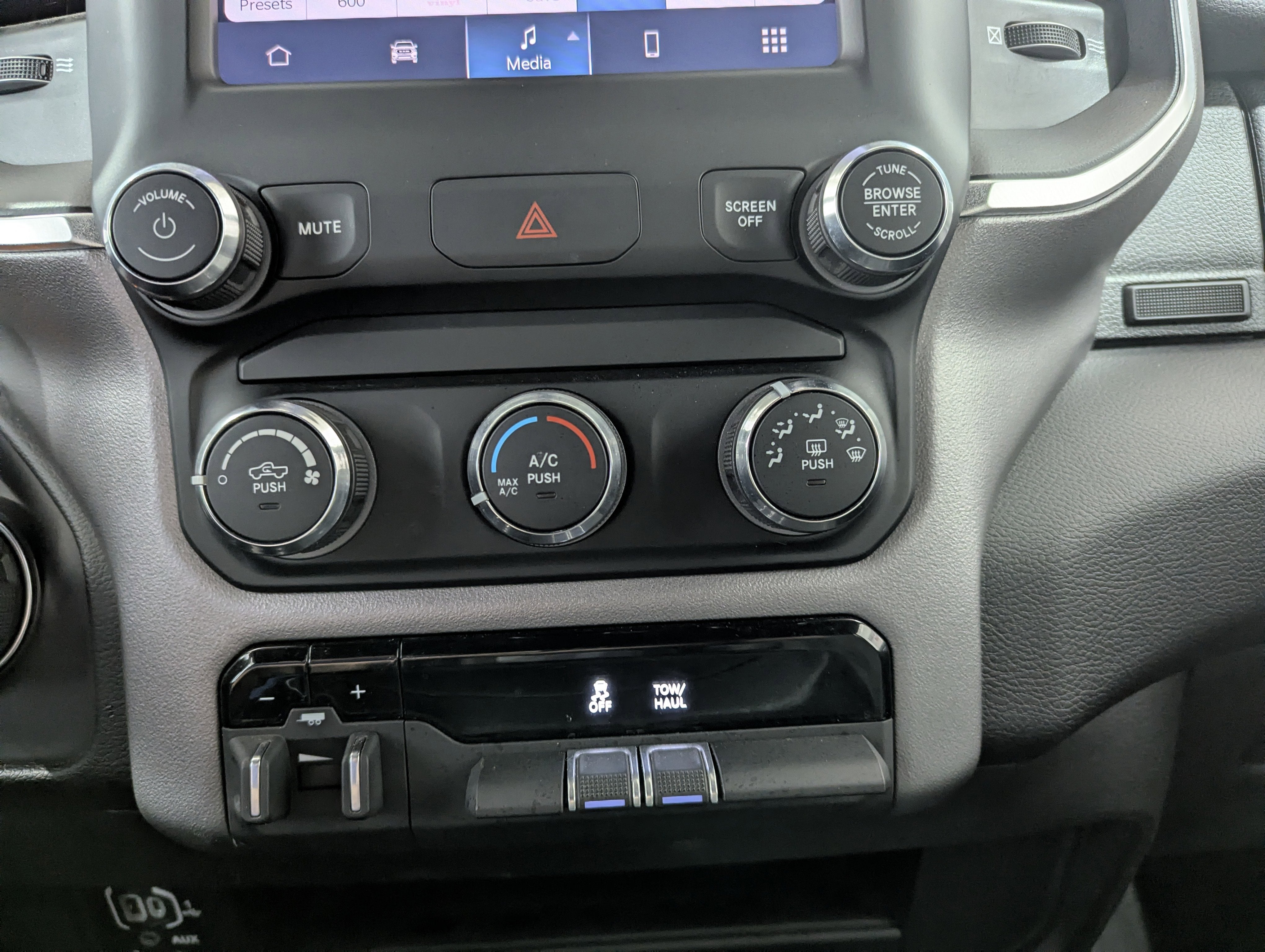 2024 RAM 2500 Big Horn Crew Cab 4x4 6'4' Box