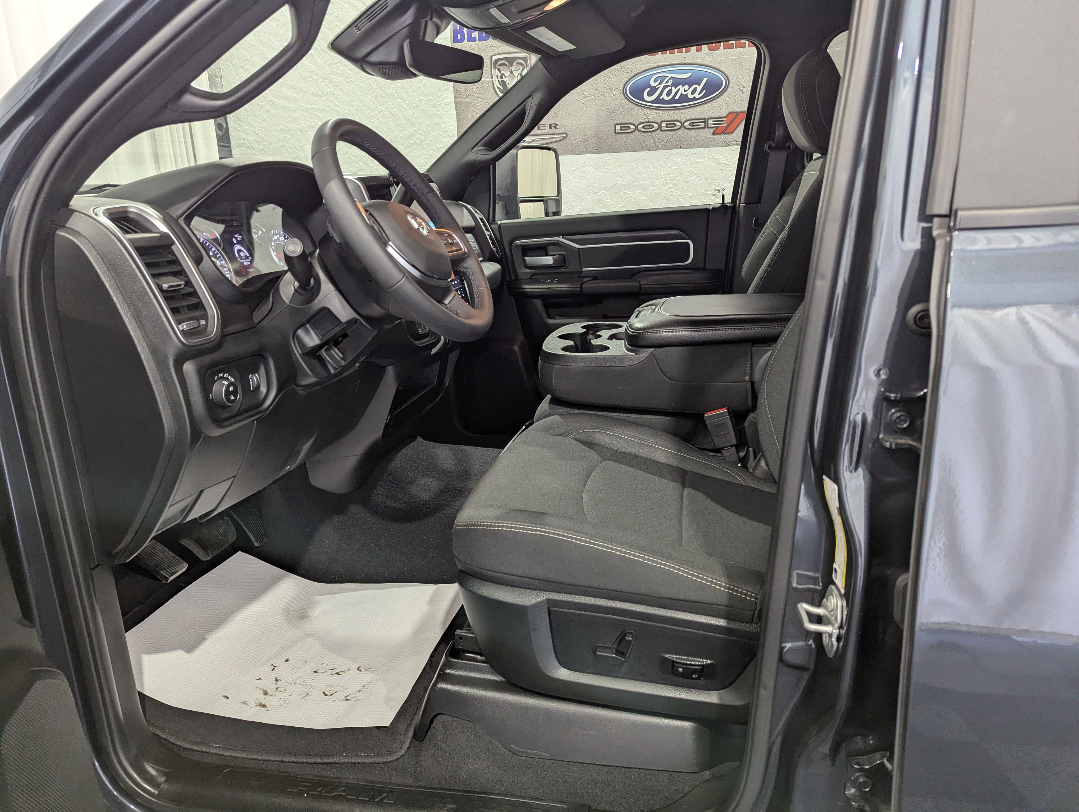 2025 RAM 2500 Big Horn Crew Cab 4x4 6'4' Box
