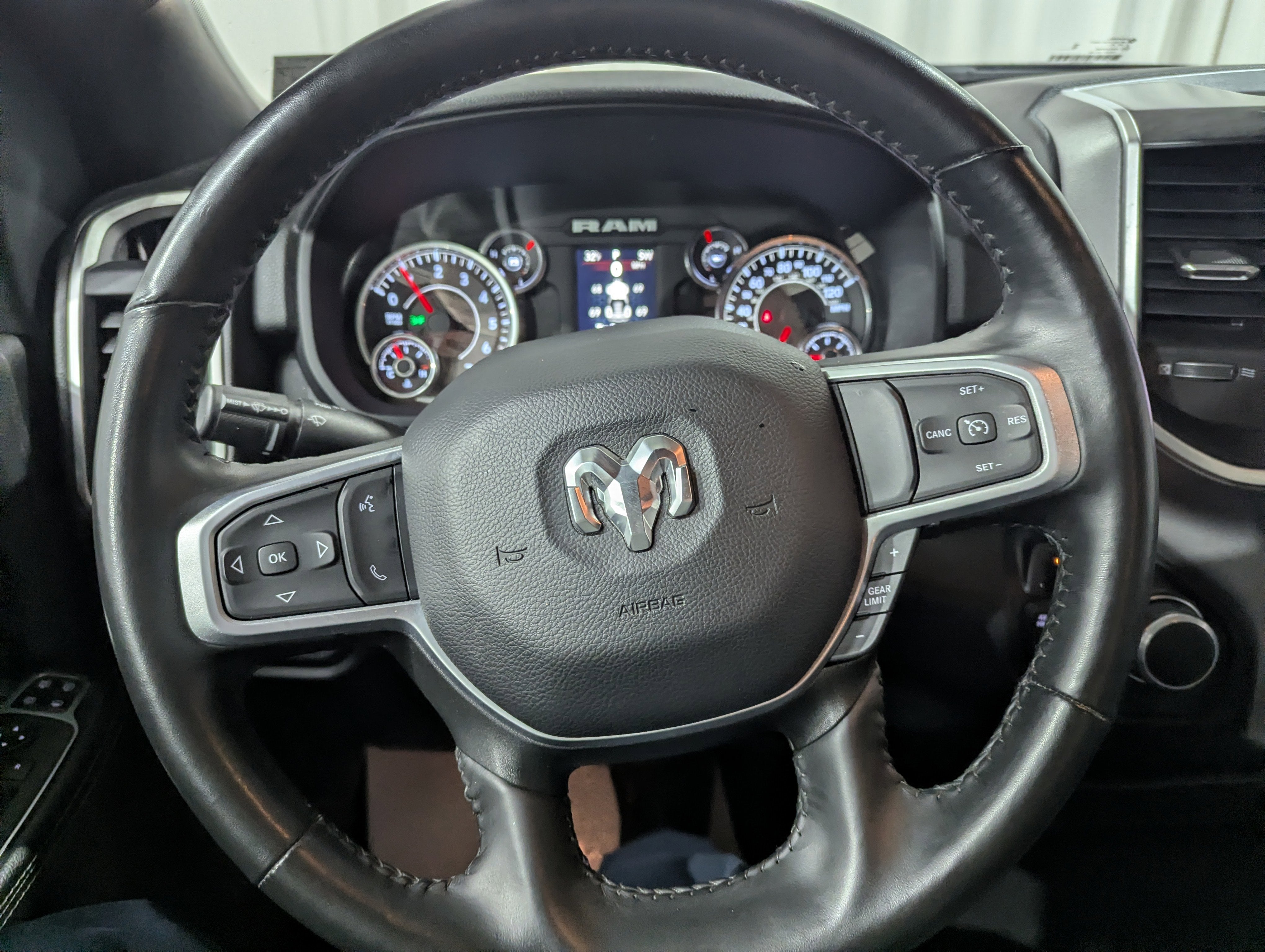 2024 RAM 2500 Big Horn Crew Cab 4x4 6'4' Box