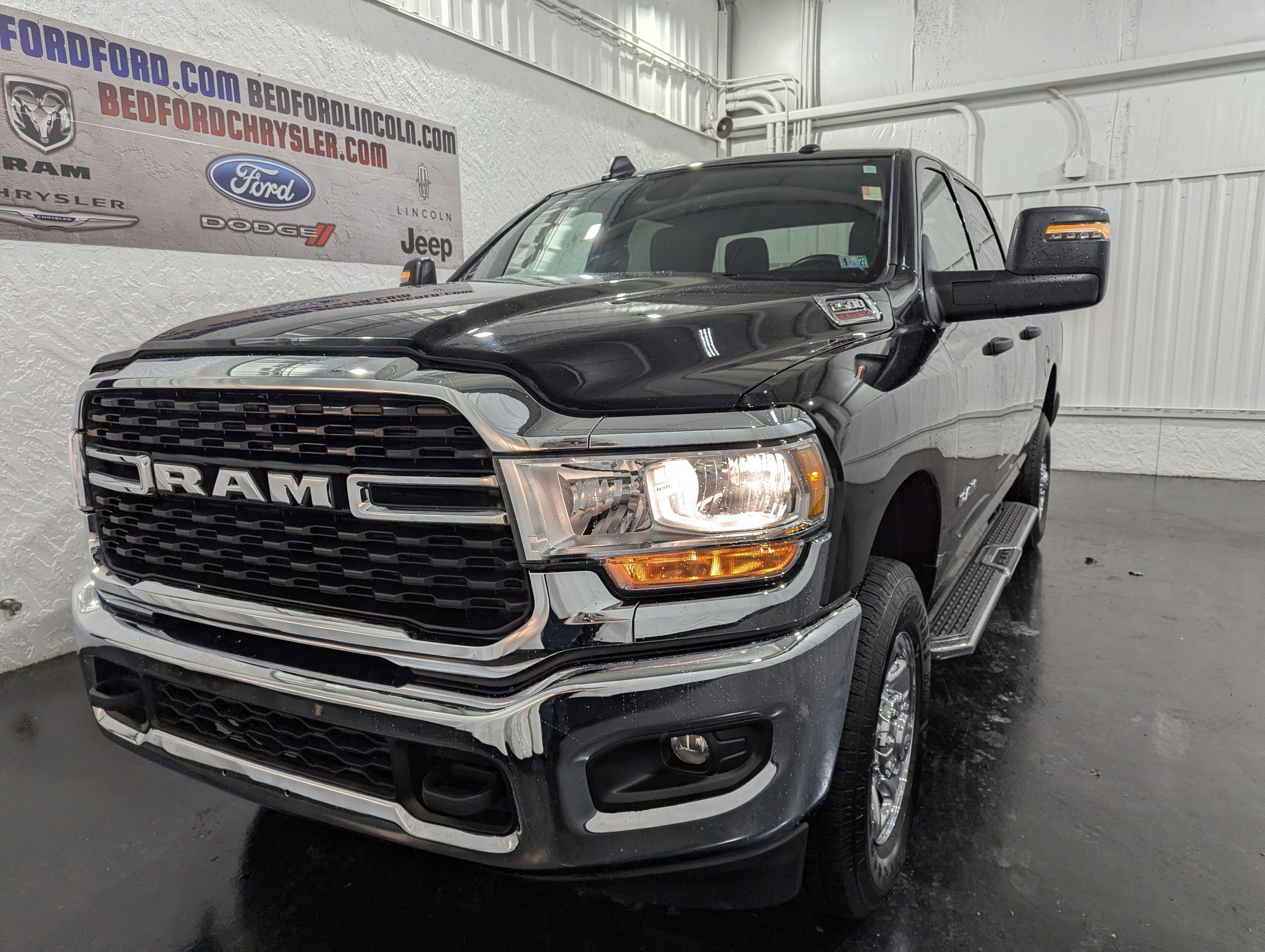 2024 RAM 2500 Big Horn Crew Cab 4x4 6'4' Box