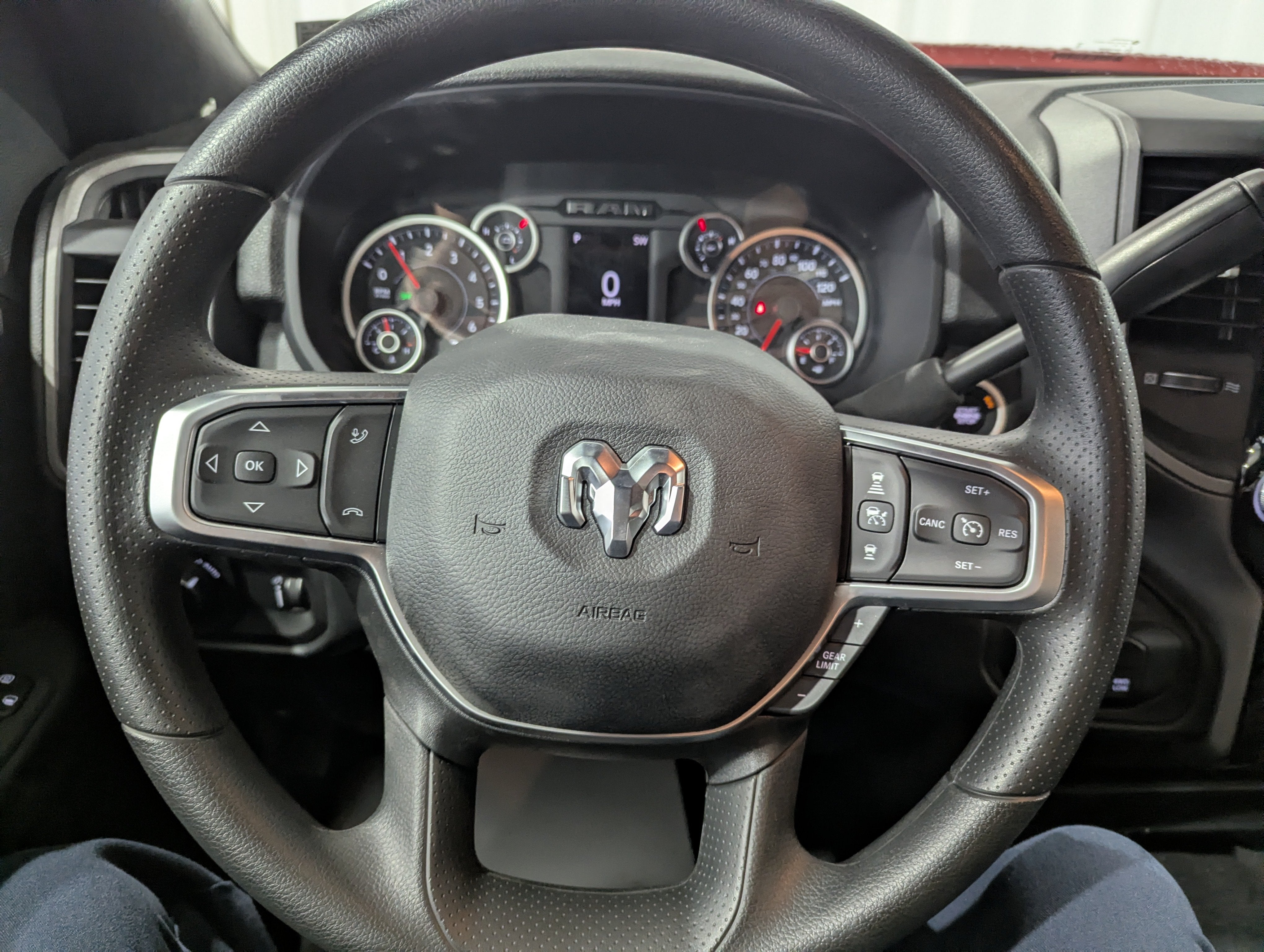 2027 RAM 2500 RAM 2500 BLACK EXPRESS CREW CAB 4X4 8' BOX