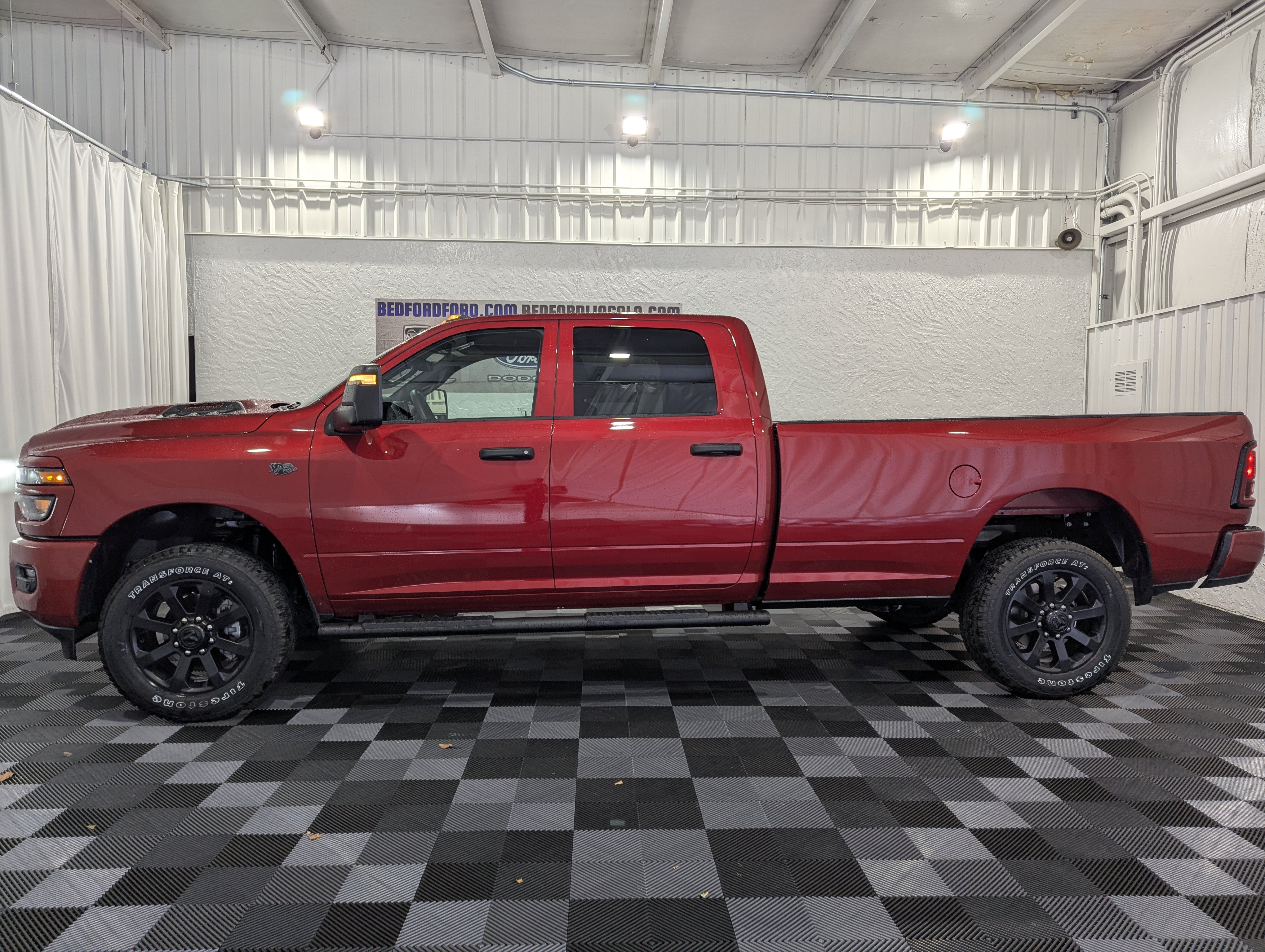 2027 RAM 2500 RAM 2500 BLACK EXPRESS CREW CAB 4X4 8' BOX